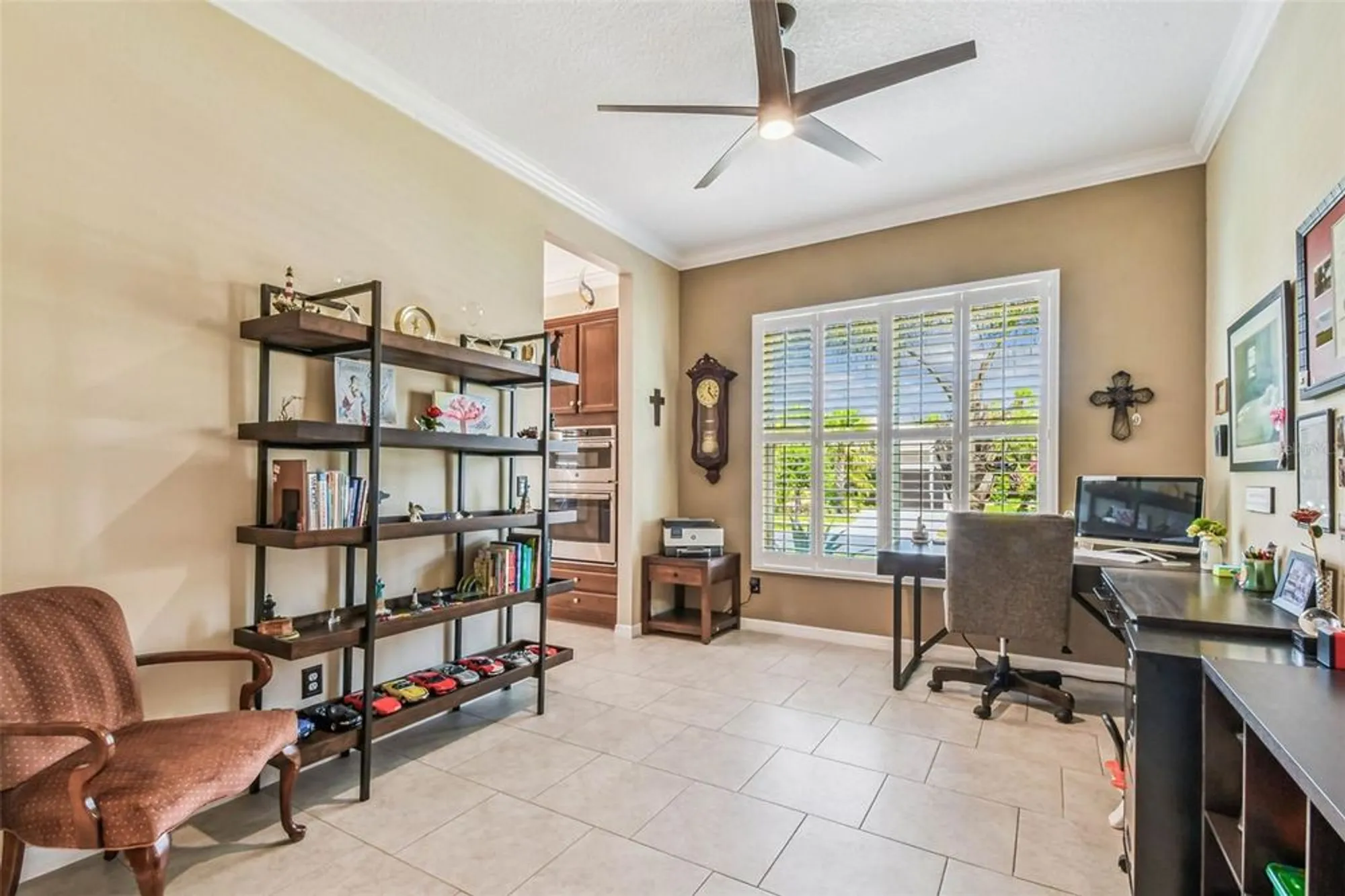 Property Slideshow image 16 of 53 | 16301 garnet glen pl, Wimauma, FL, 33598