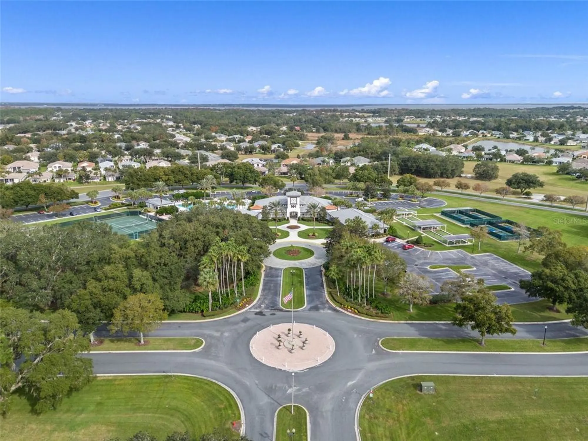 Property Slideshow image 46 of 69 | 27111 nostalgia dr, Leesburg, FL, 34748