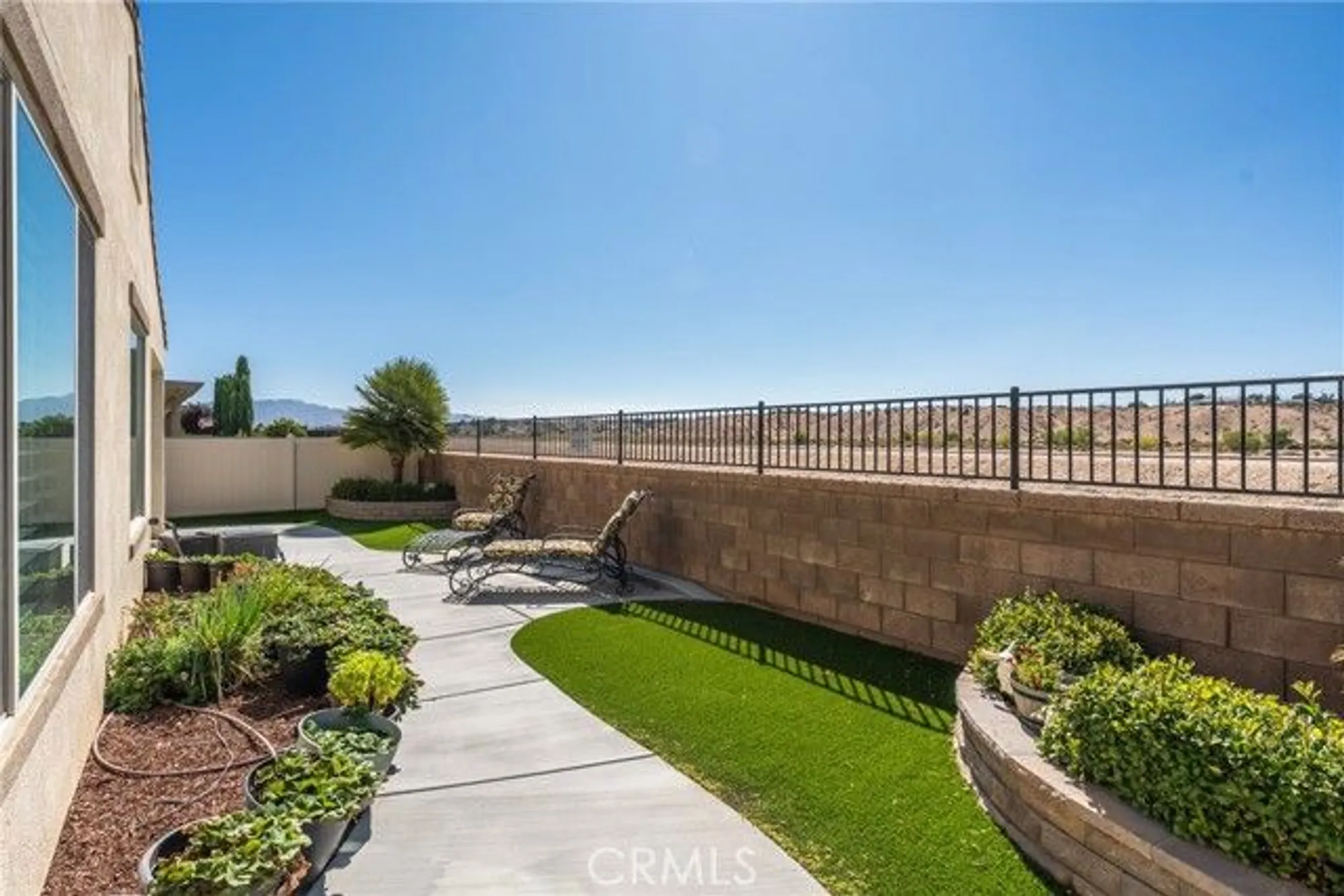 Property Slideshow image 43 of 71 | 11636 cascade st, Apple Valley, CA, 92308