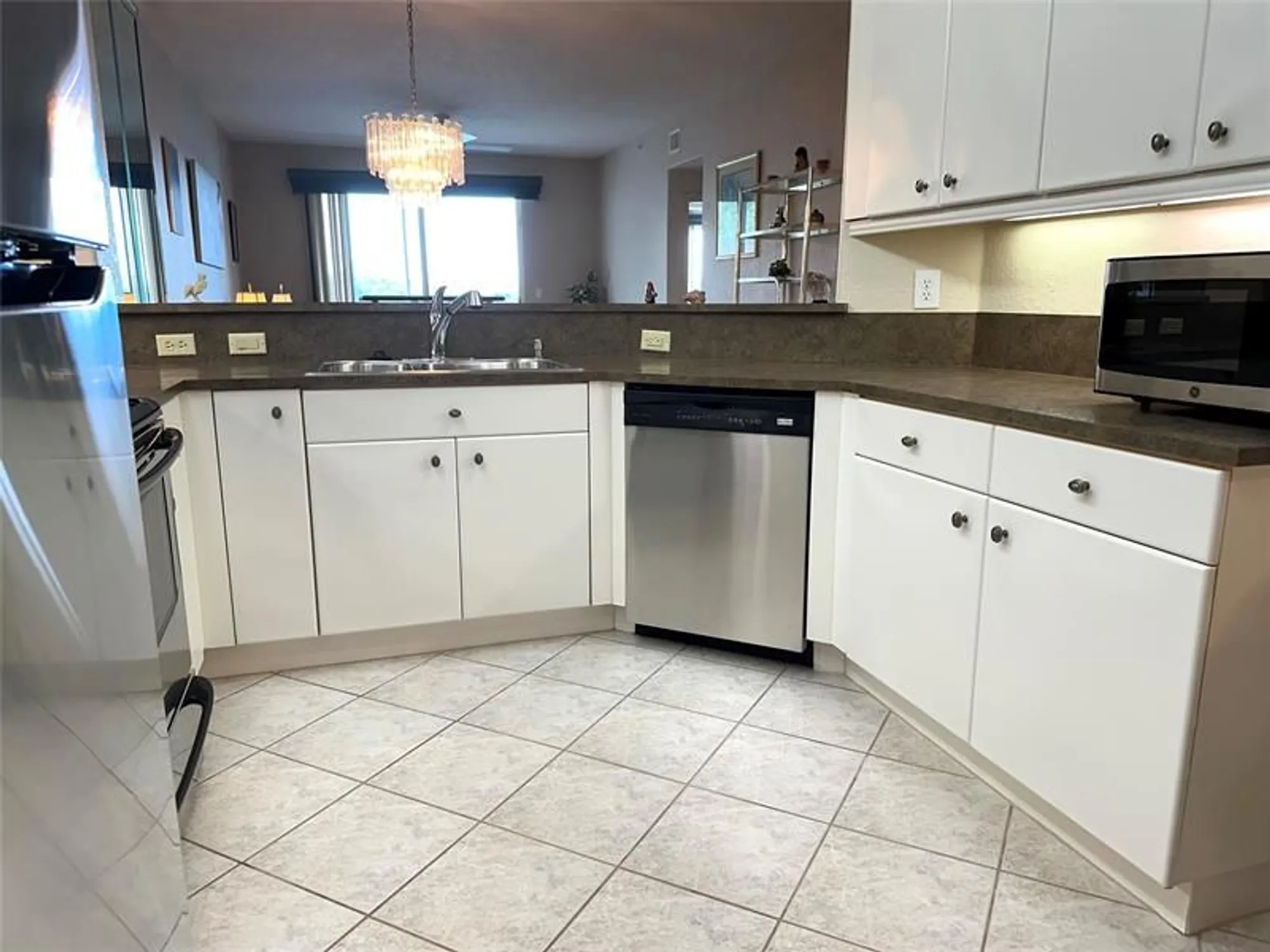 Property Slideshow image 5 of 23 | 7727 southampton ter 303, Tamarac, FL, 33321