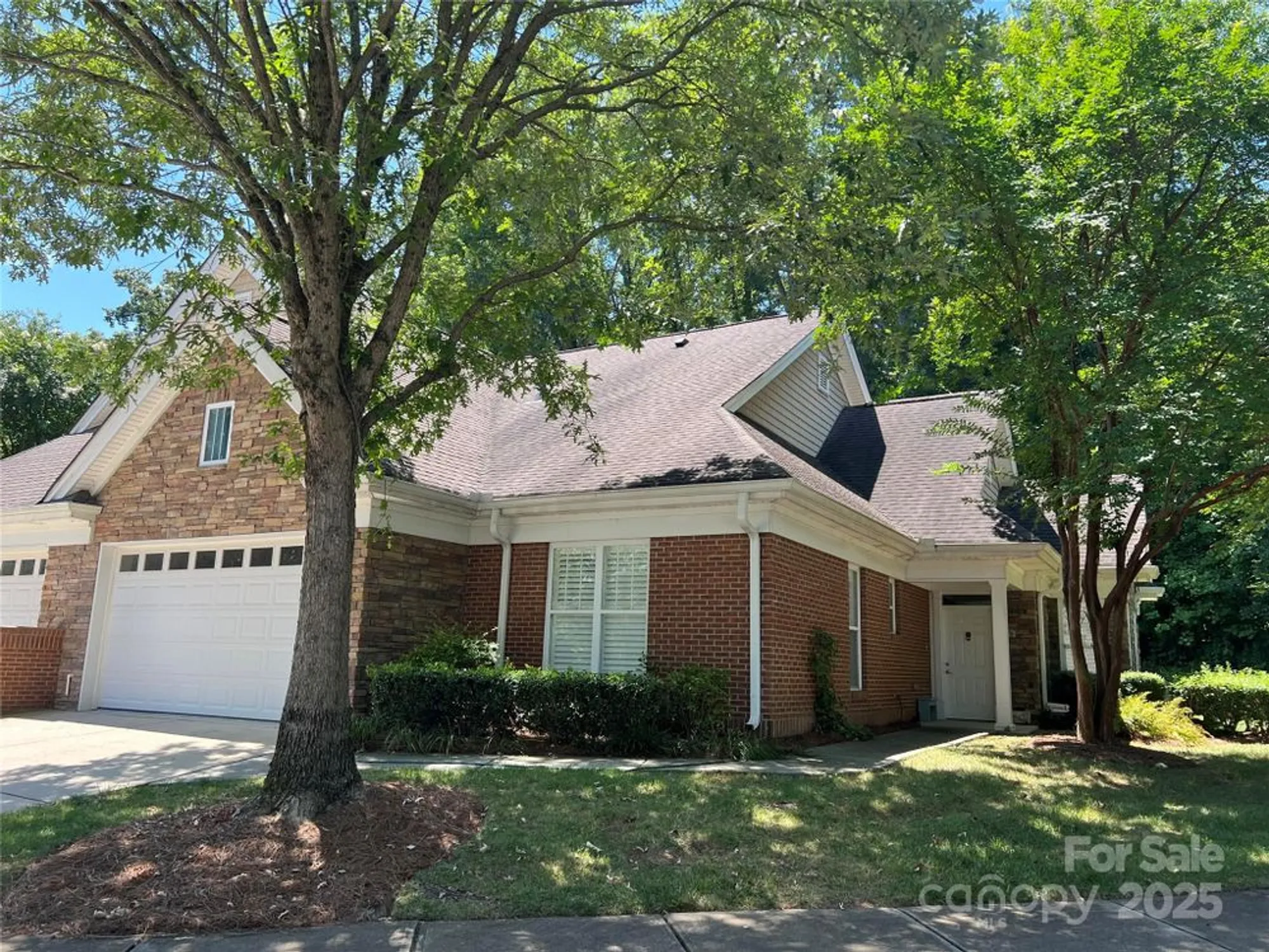 Property Slideshow image 1 of 48 | 10925 casetta dr, Matthews, NC, 28105