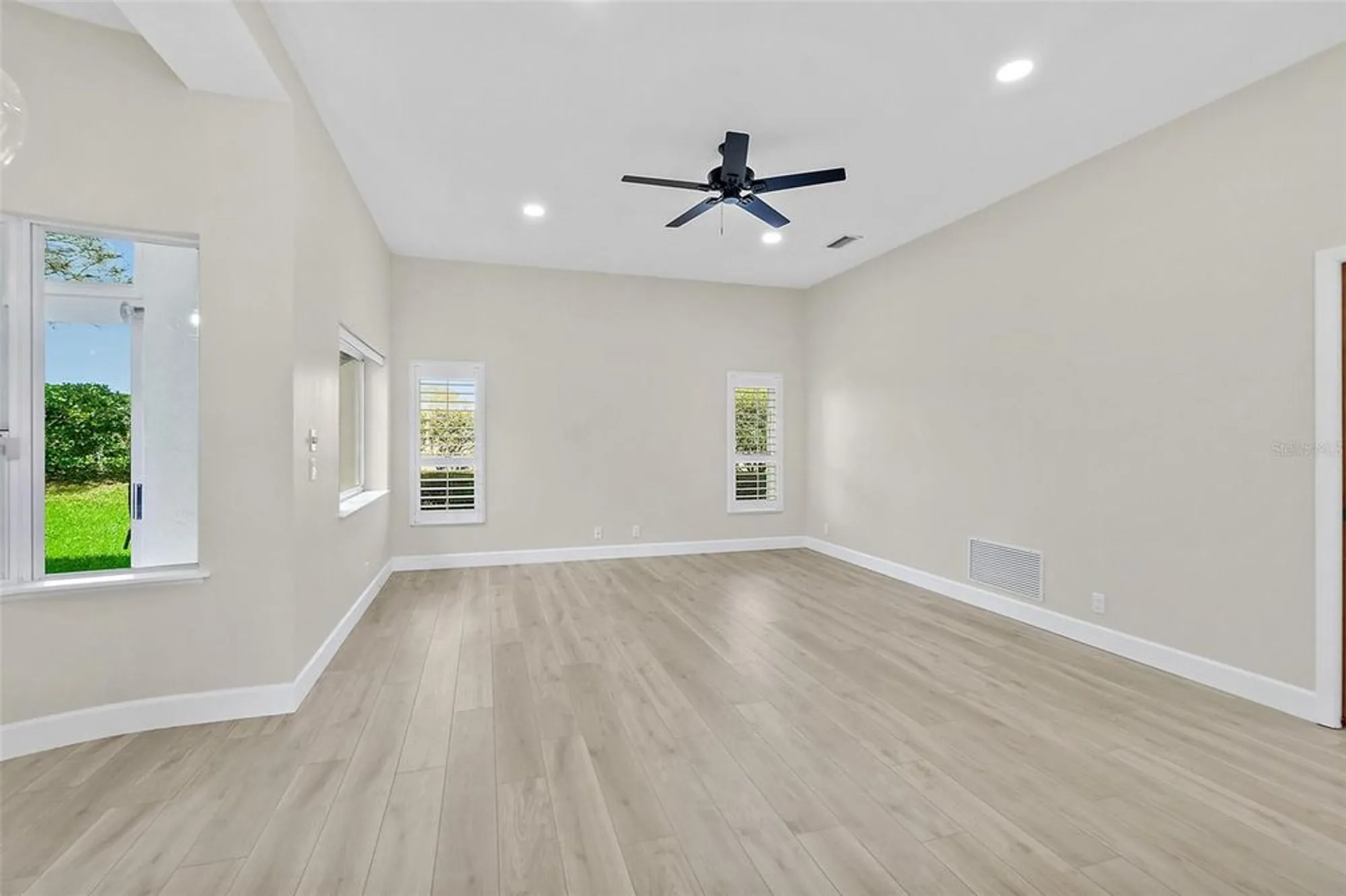 Property Slideshow image 20 of 56 | 38 kingsley cir, Ormond Beach, FL, 32174