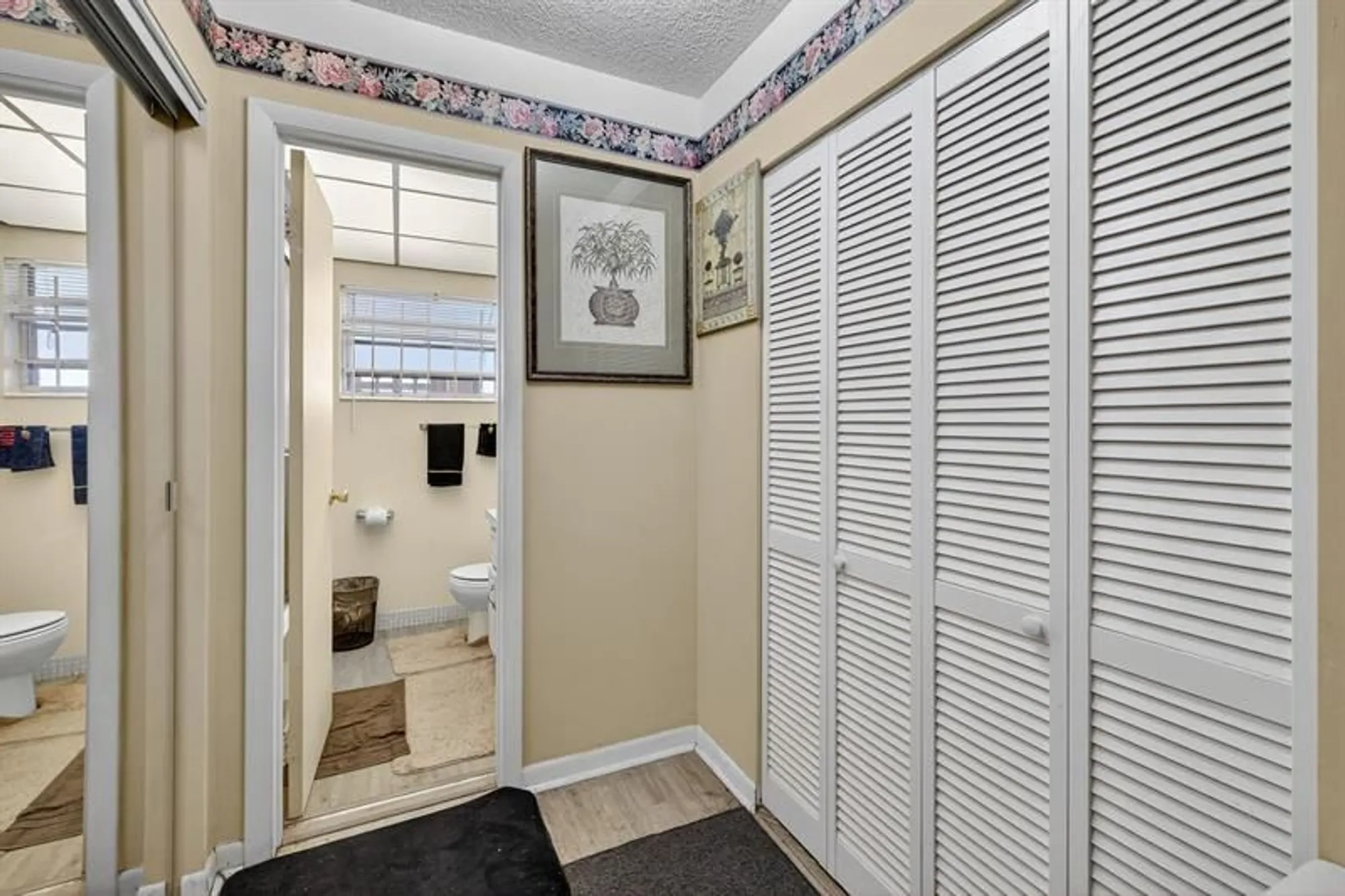 Property Slideshow image 9 of 17 | 3051 nw 46th ave apt 405, Lauderdale Lakes, FL, 33313