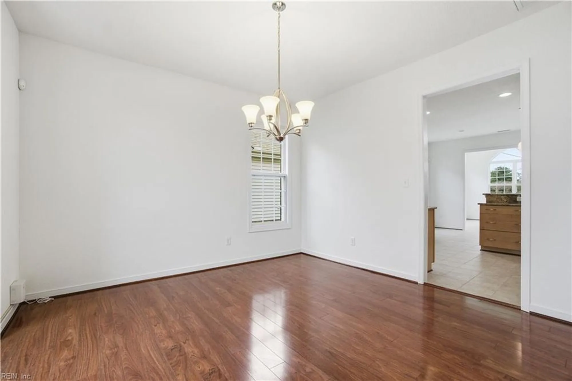 Property Slideshow image 14 of 50 | 502 dunning ln, Chesapeake, VA, 23322