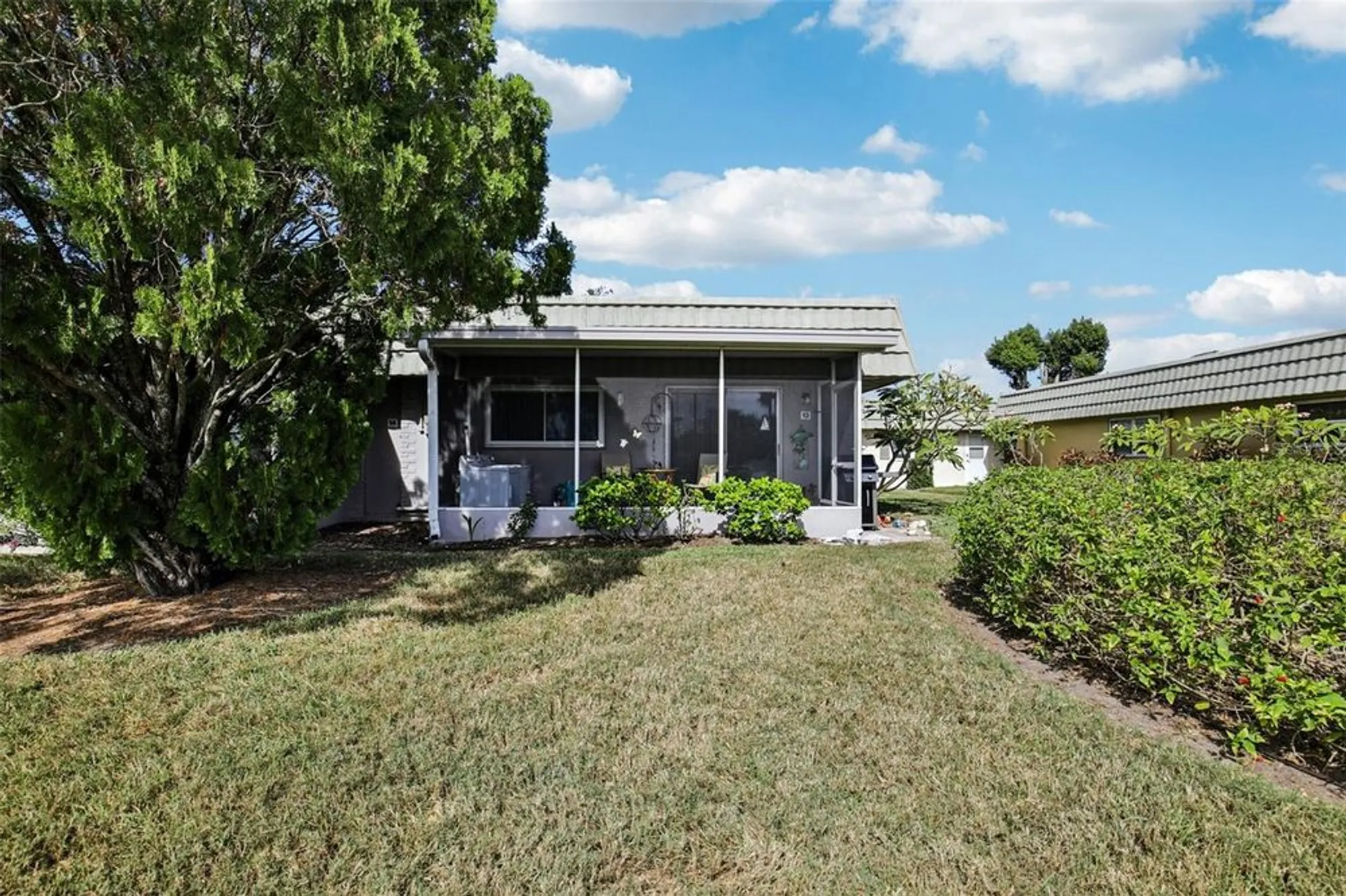 Property Slideshow image 47 of 51 | 201 kings blvd 13, Sun City Center, FL, 33573