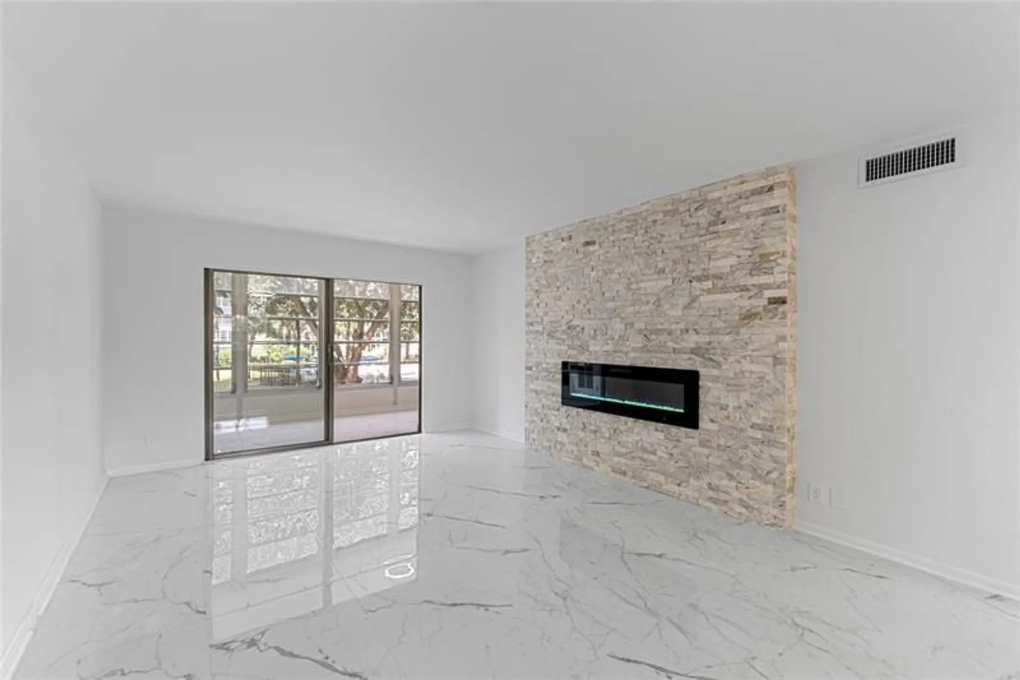 Property Slideshow image 14 of 44 | 2303 lucaya ln h2, Coconut Creek, FL, 33066