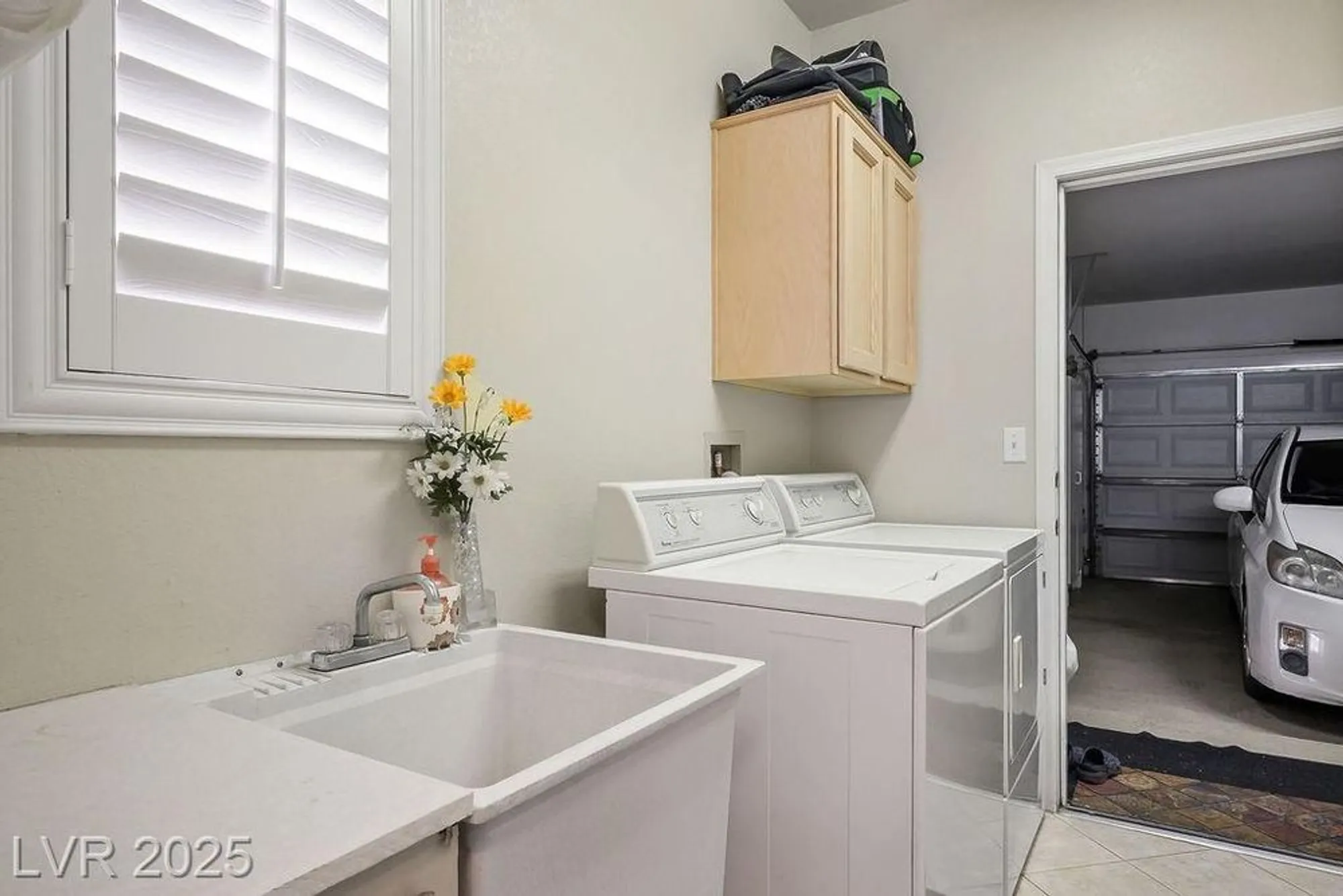 Property Slideshow image 18 of 74 | 10409 longwood dr, Las Vegas, NV, 89134