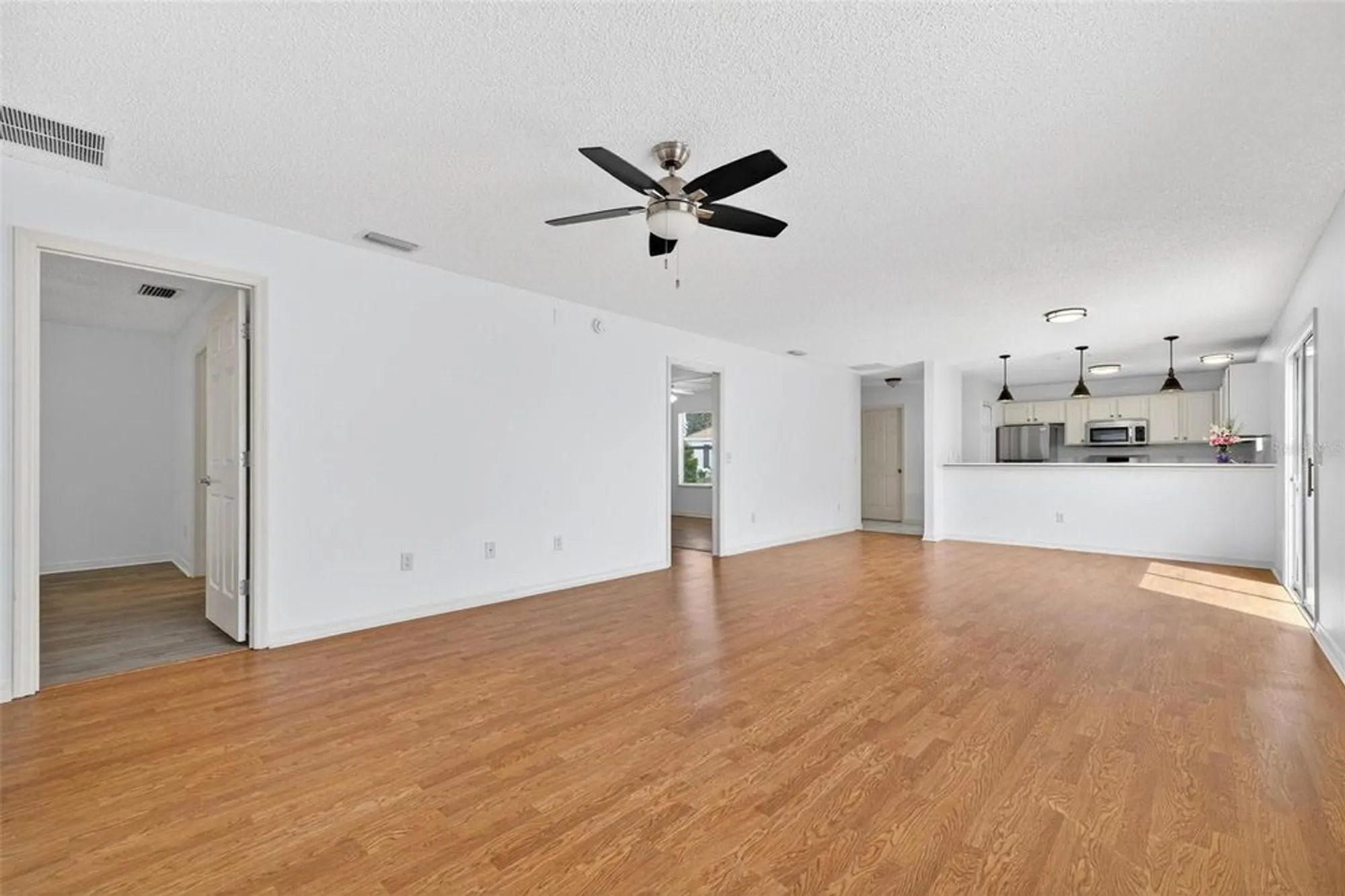 Property Slideshow image 26 of 57 | 2446 kenmore ln, The Villages, FL, 32162