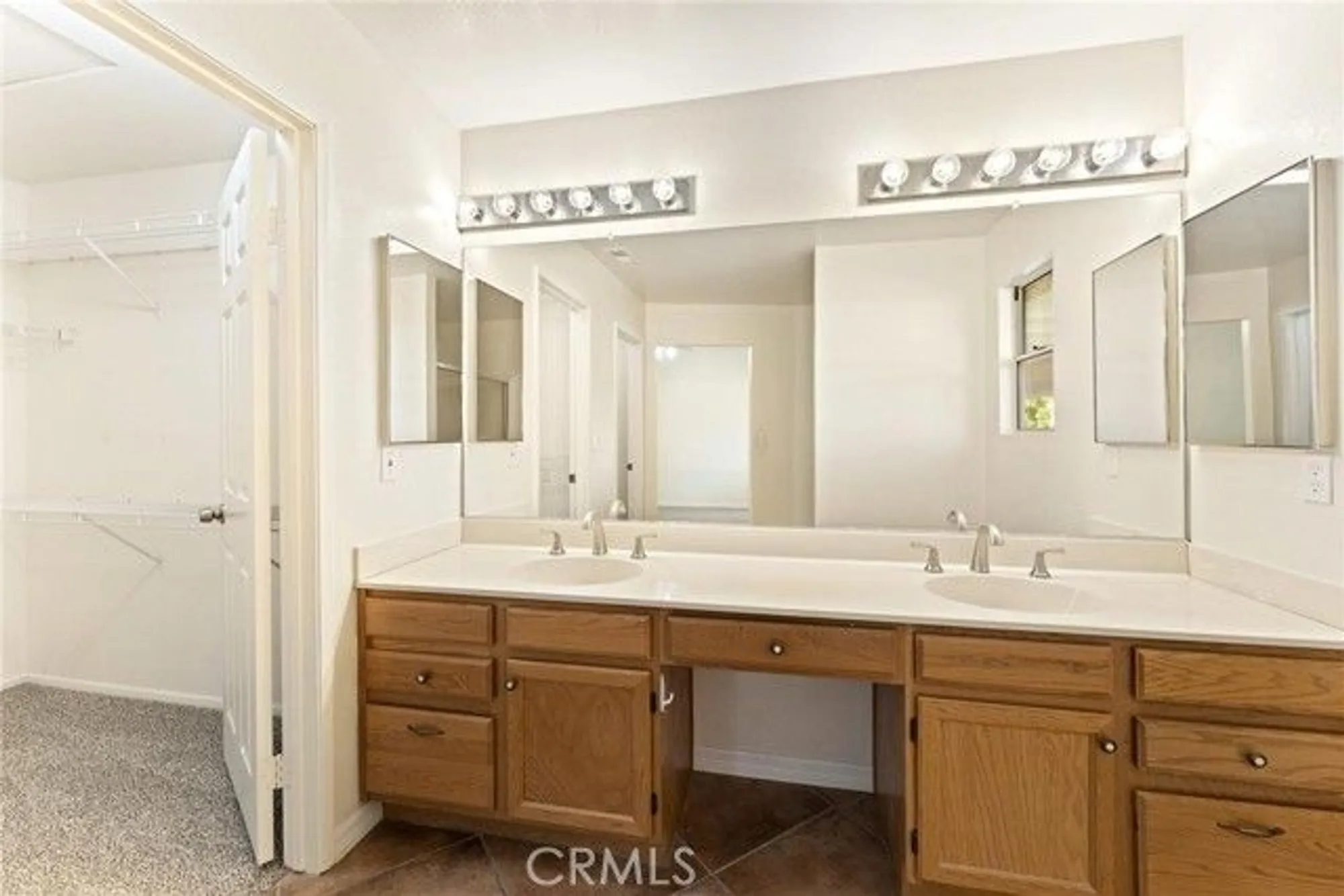 Property Slideshow image 19 of 40 | 1886 tamarack ln, Hemet, CA, 92545