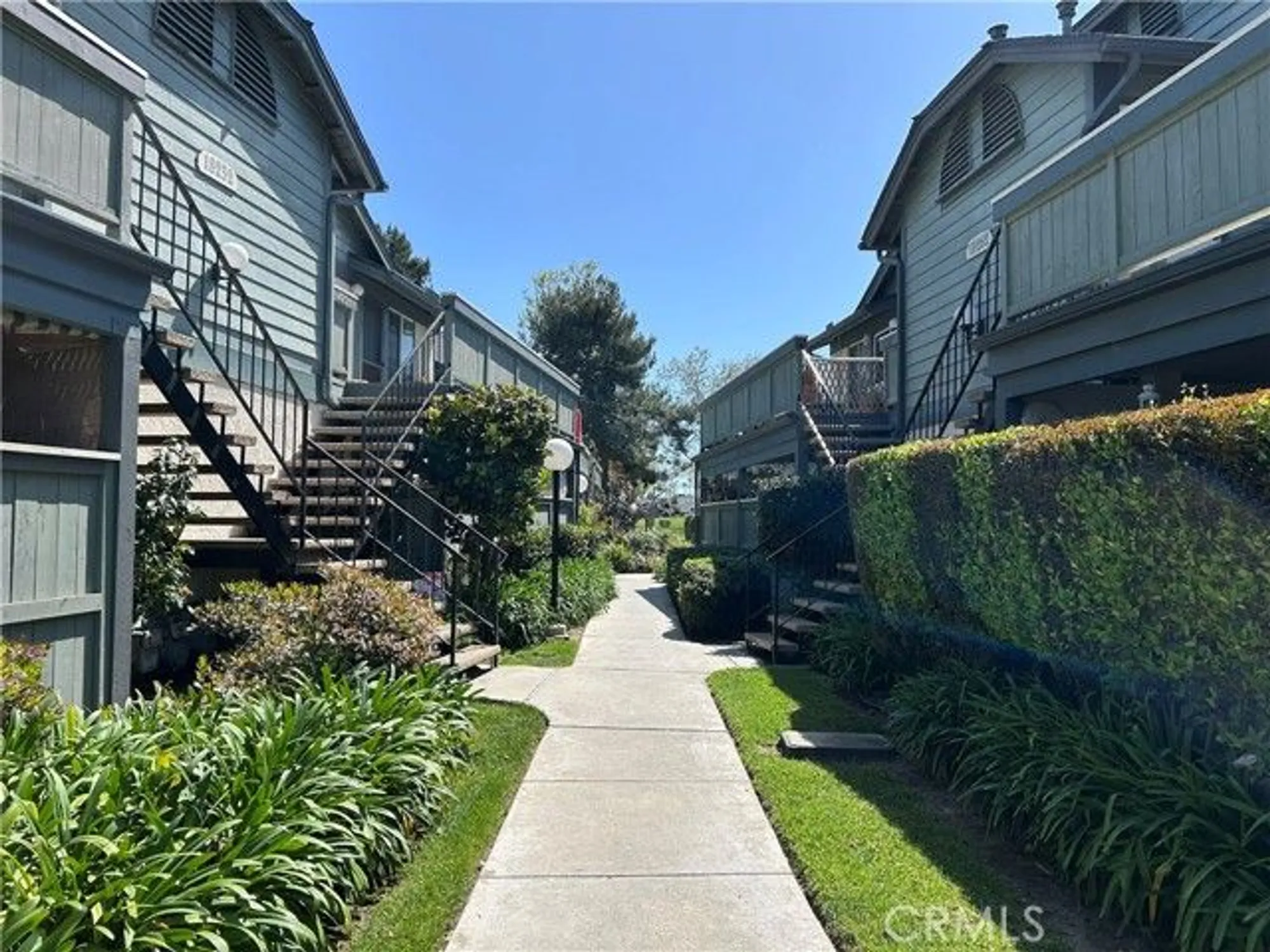 Property Slideshow image 42 of 47 | 18232 parkview ln 103, Huntington Beach, CA, 92648