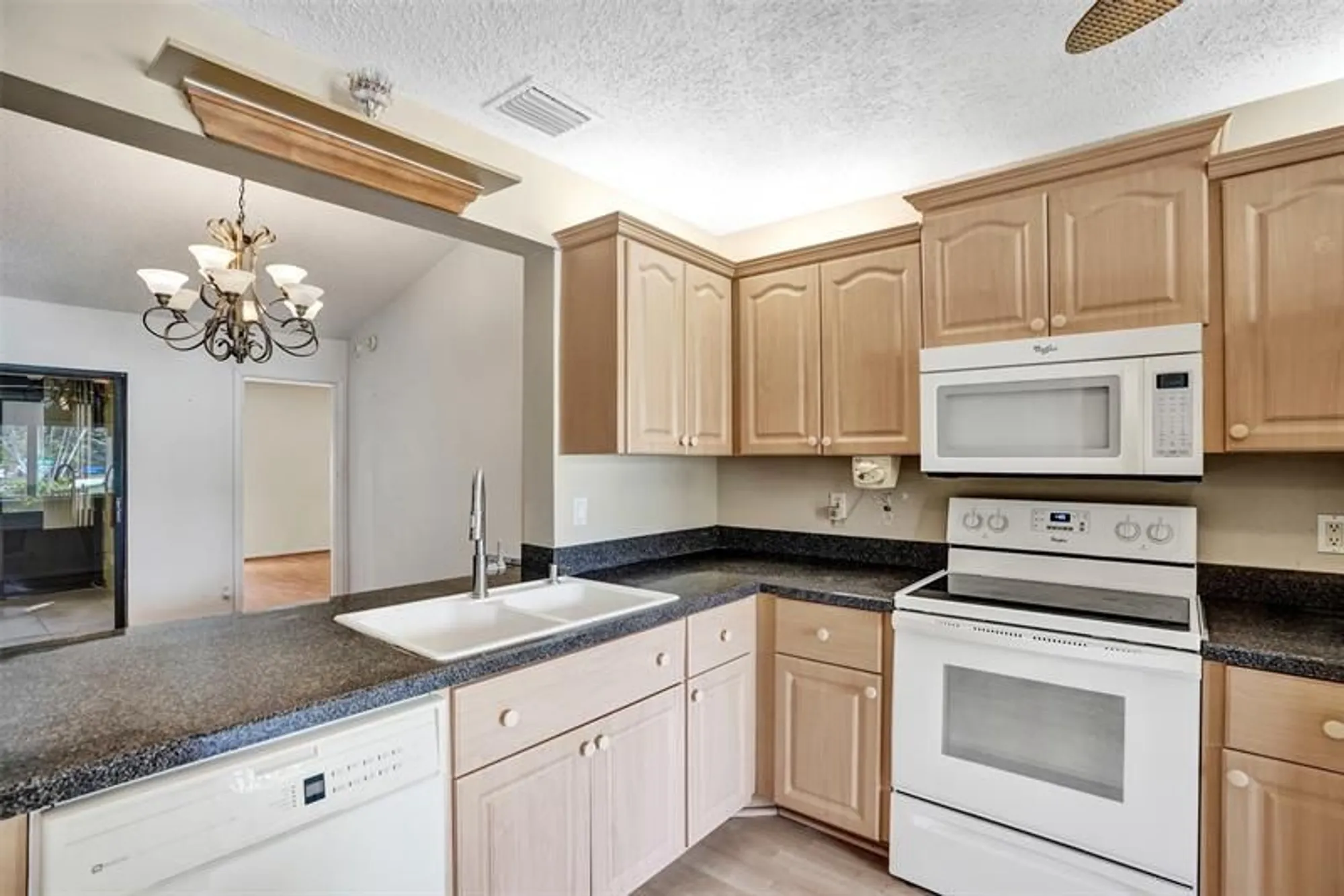 Property Slideshow image 8 of 94 | 1622 sw 19th ave, Deerfield Beach, FL, 33442