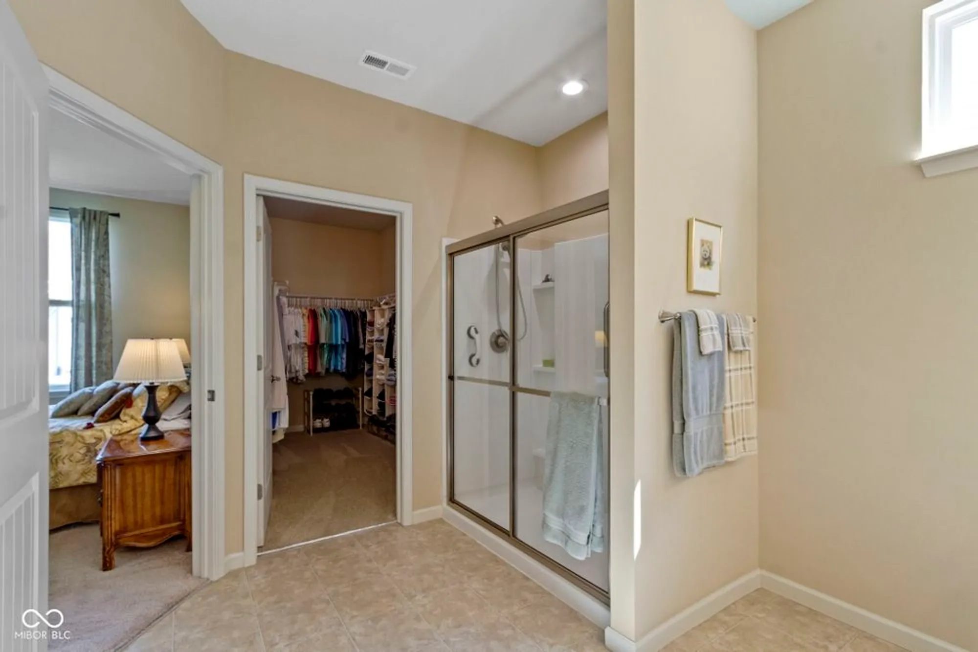 Property Slideshow image 26 of 44 | 16284 loire valley dr, Fishers, IN, 46037