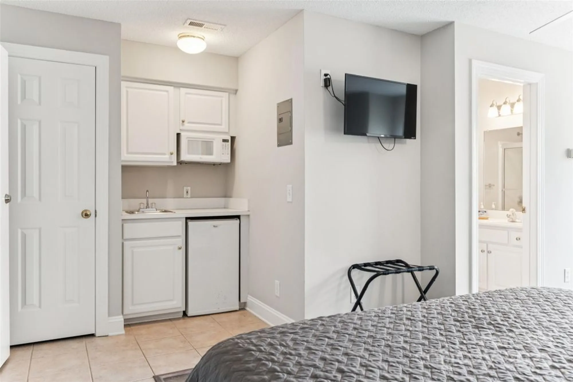 Property Slideshow image 9 of 15 | 330 s middleton dr 1709, Calabash, NC, 28467