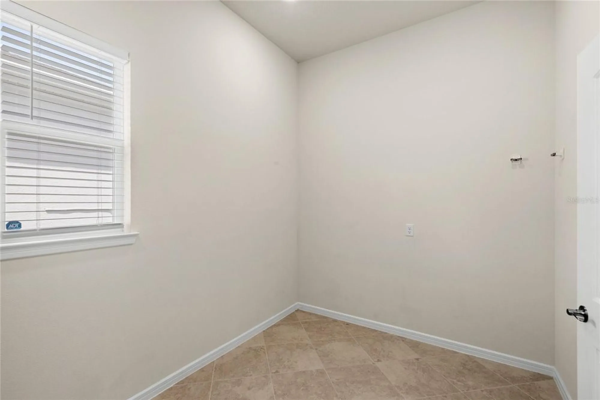 Property Slideshow image 35 of 52 | 15084 canopy cover dr, Winter Garden, FL, 34787