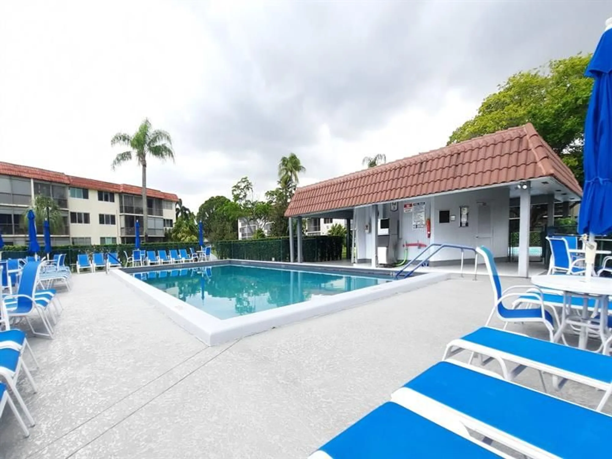 Property Slideshow image 14 of 21 | 9420 s hollybrook lake dr 201, Pembroke Pines, FL, 33025