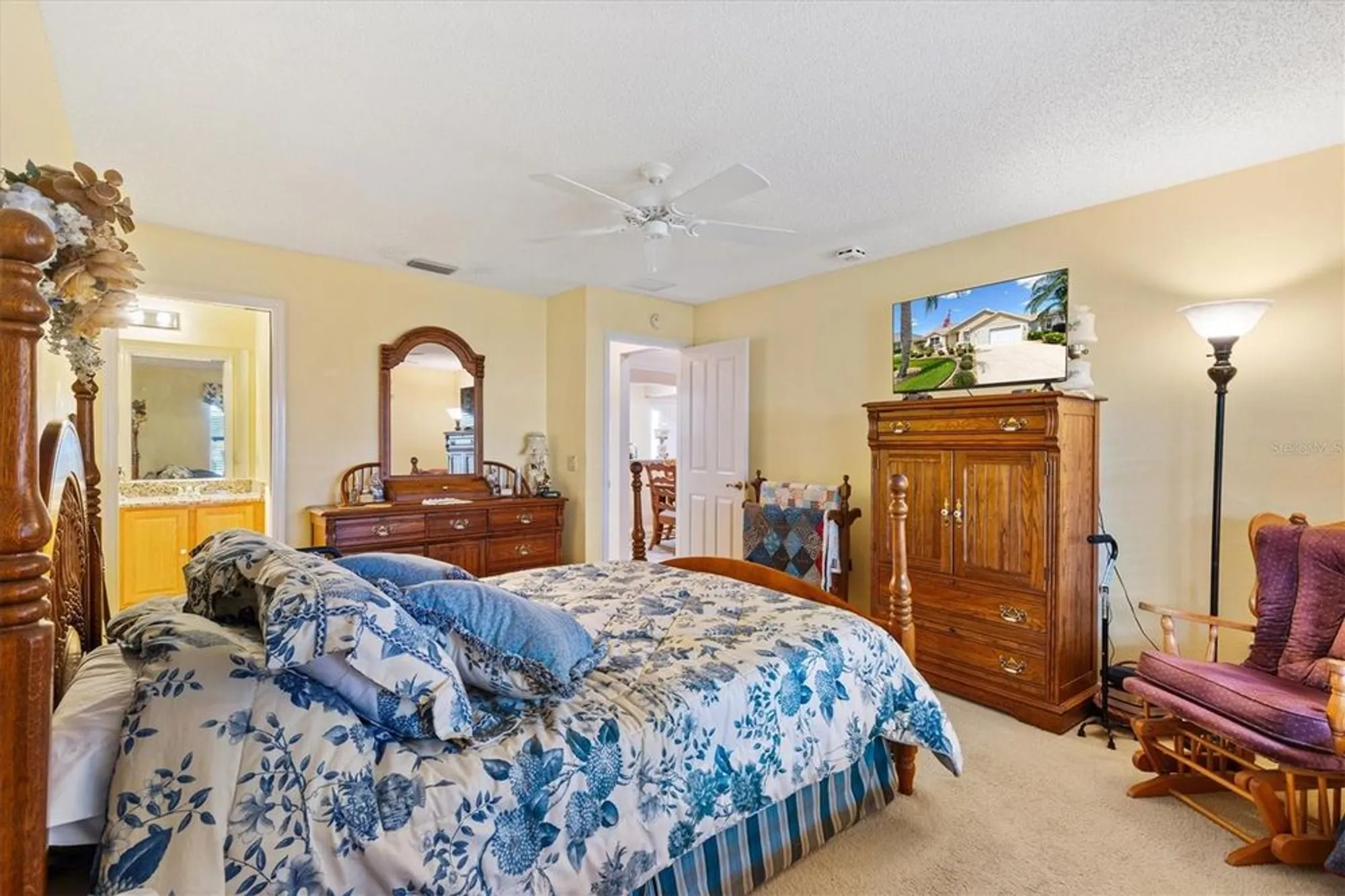 Property Slideshow image 20 of 43 | 1884 poppy cir, The Villages, FL, 32162