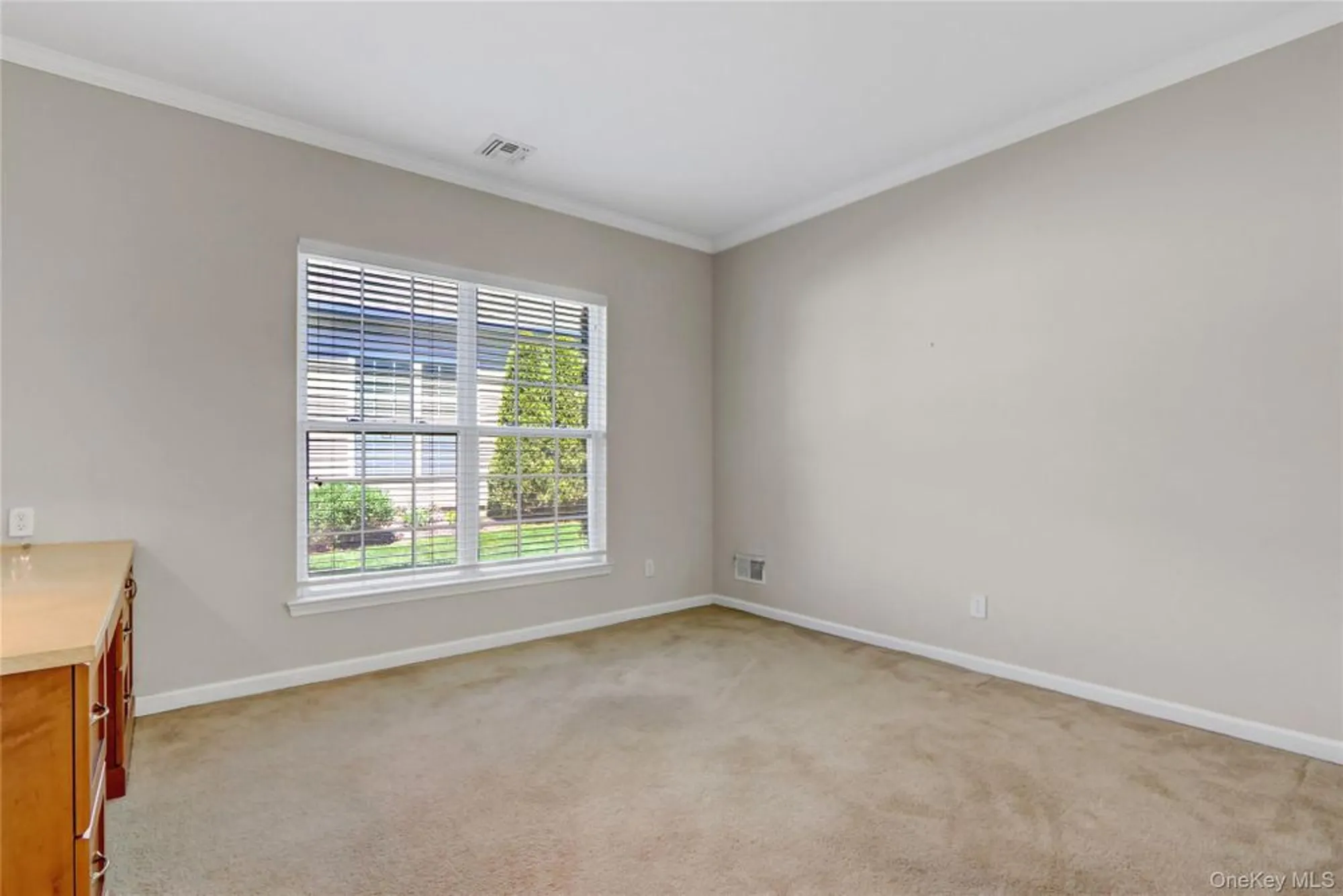 Property Slideshow image 23 of 40 | 4 oakhurst ct, Mount Sinai, NY, 11766