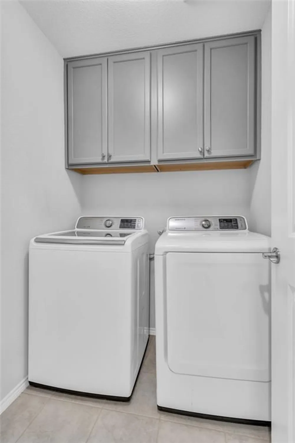 Property Slideshow image 27 of 31 | 8845 twin pines ln, Frisco, TX, 75036