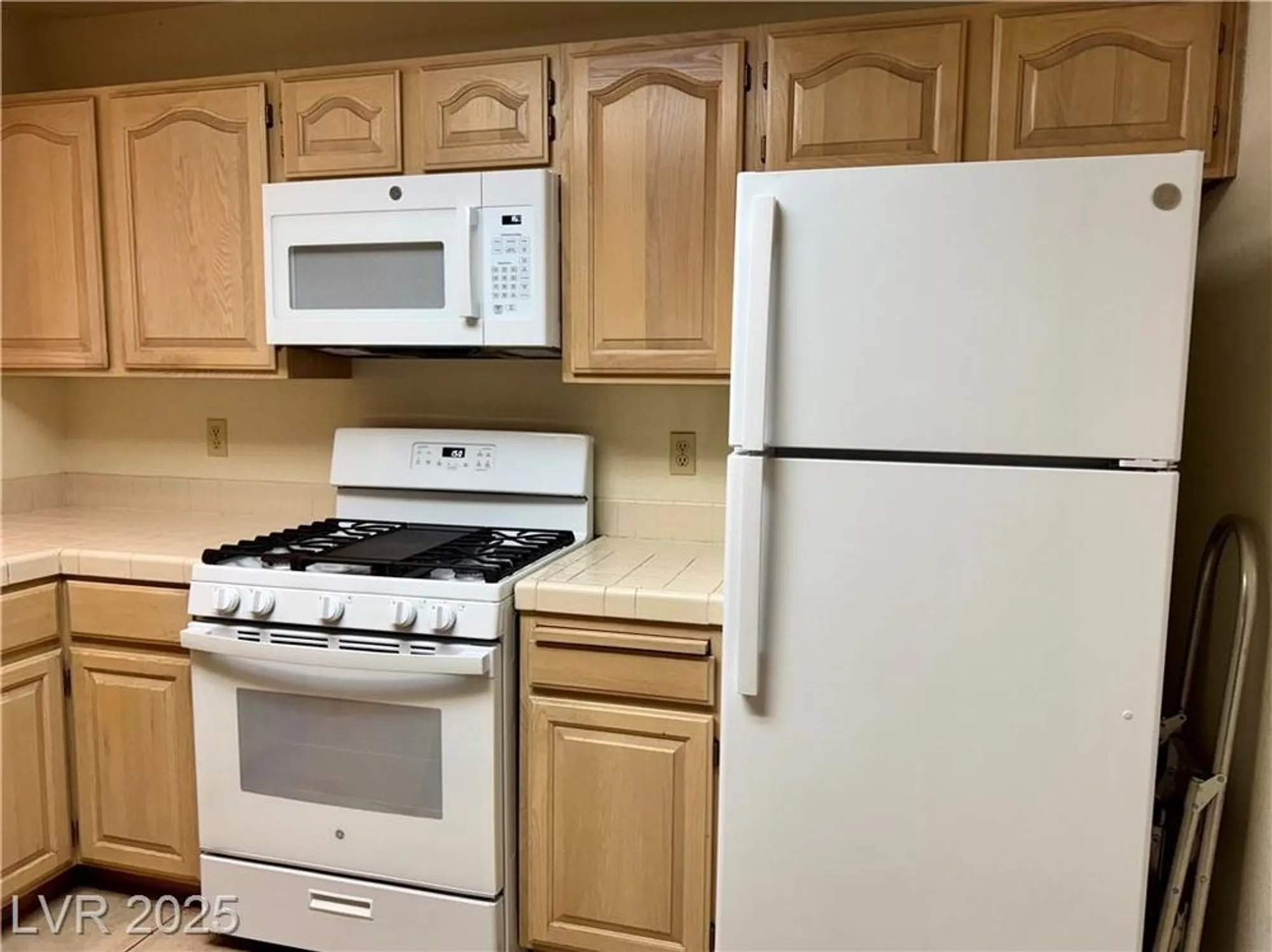 Property Slideshow image 4 of 17 | 2851 s valley view blvd 1199, Las Vegas, NV, 89102