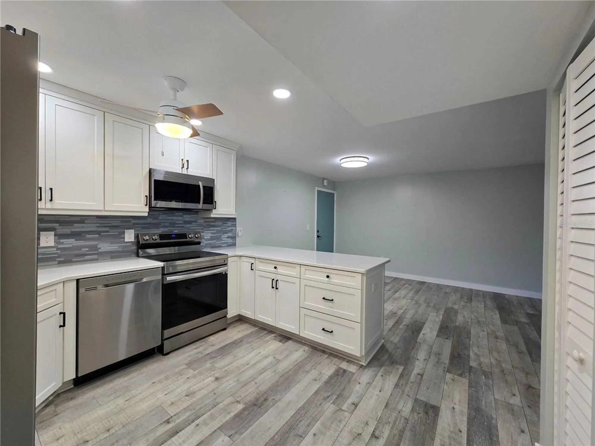 Property Slideshow image 14 of 40 | 21260 brinson ave apt 307, Port Charlotte, FL, 33952