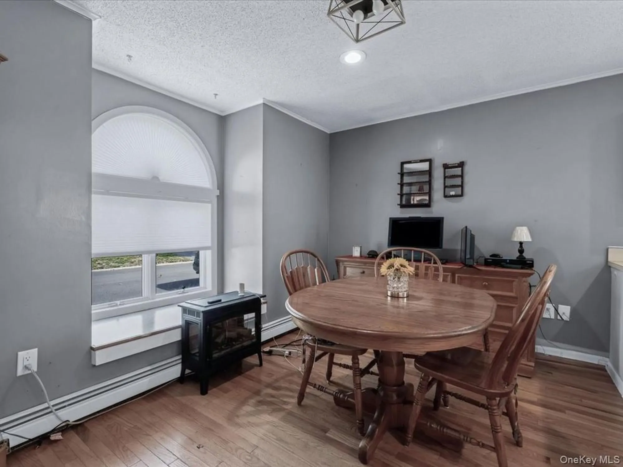 Property Slideshow image 8 of 32 | 2 limetree dr, Manorville, NY, 11949