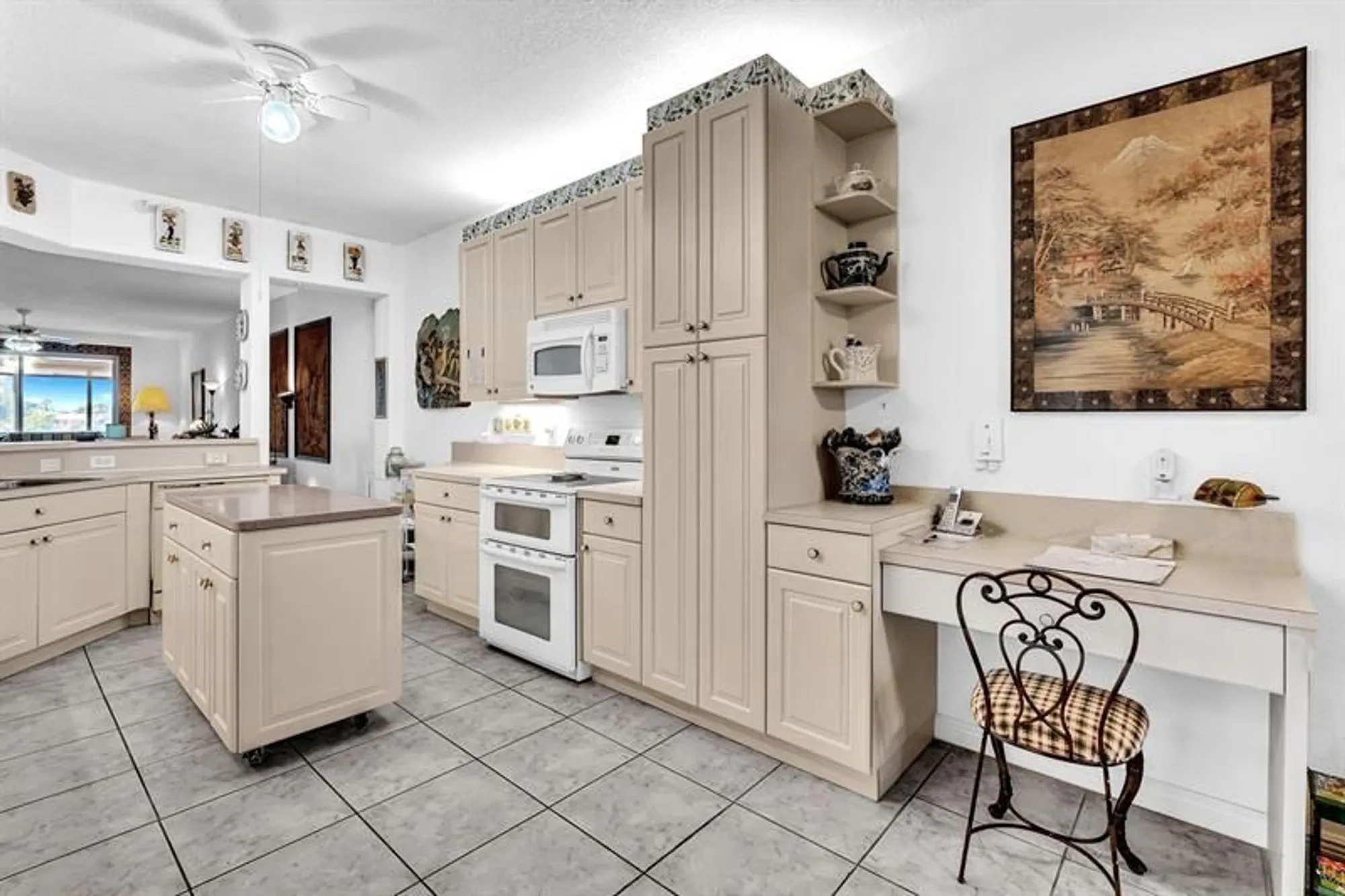 Property Slideshow image 10 of 76 | 7715 southampton ter 301, Tamarac, FL, 33321