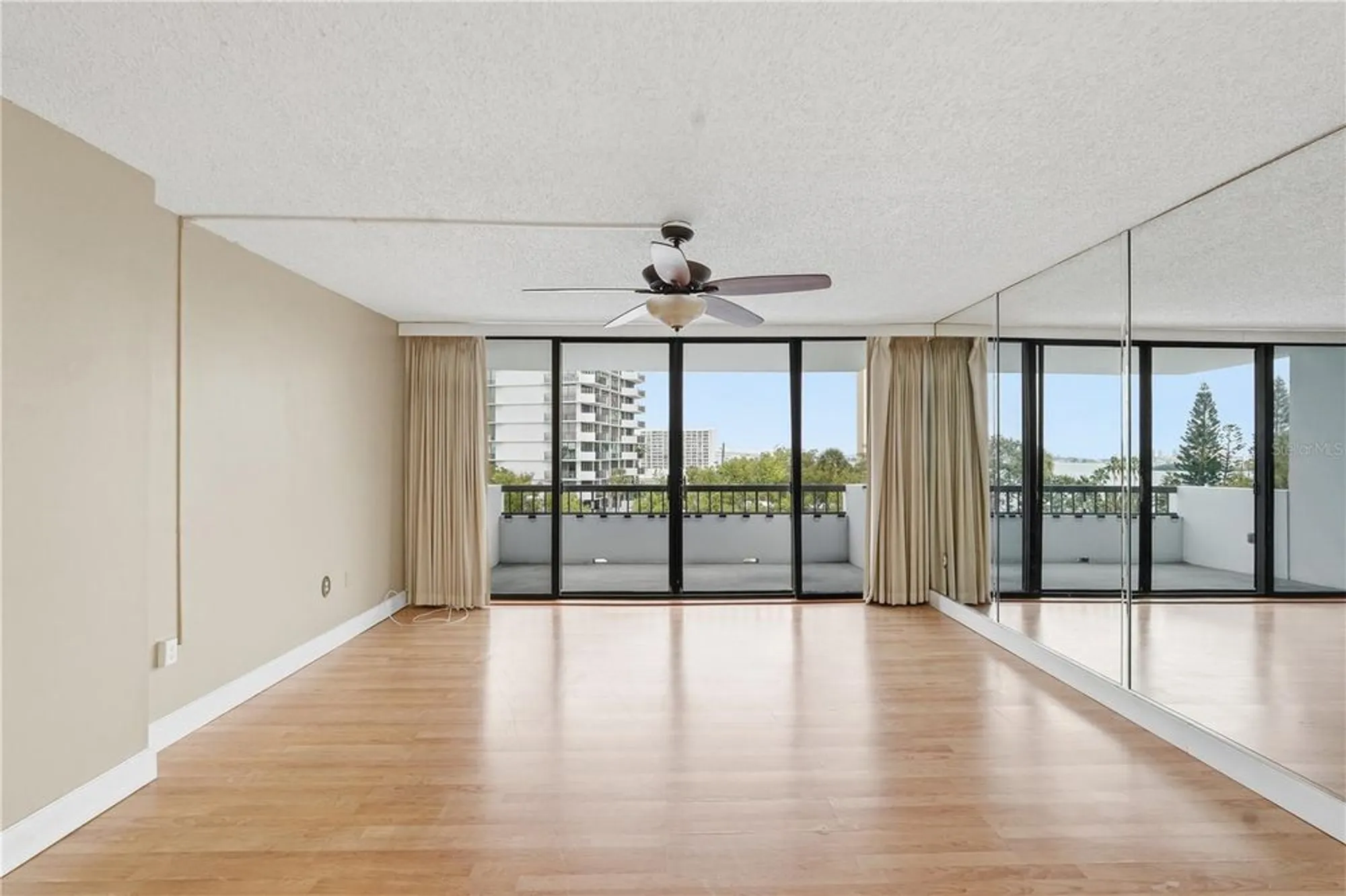 Property Slideshow image 3 of 22 | 30 turner st apt 408, Clearwater, FL, 33756