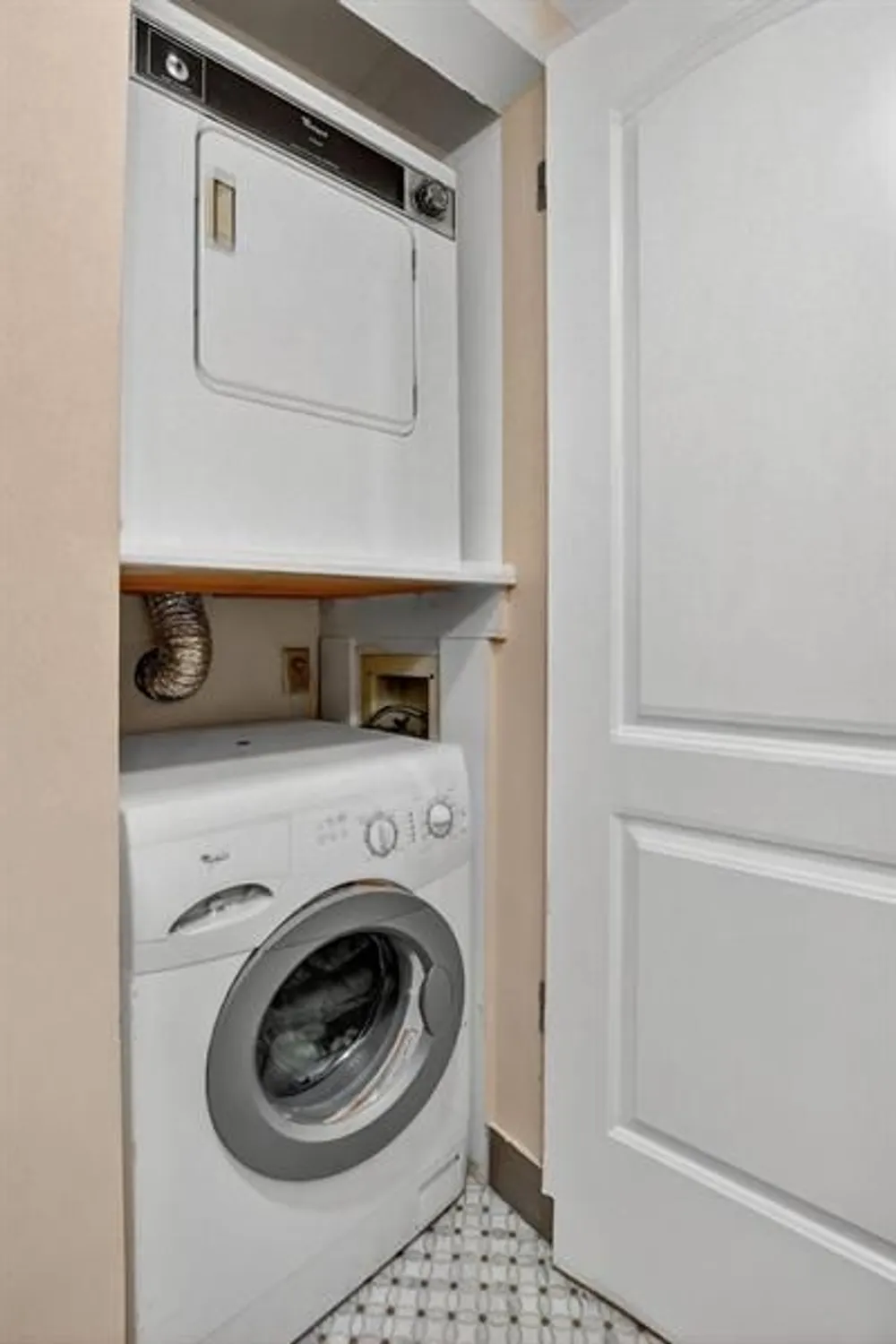 Property Slideshow image 32 of 46 | 21219 lago cir j, Boca Raton, FL, 33433