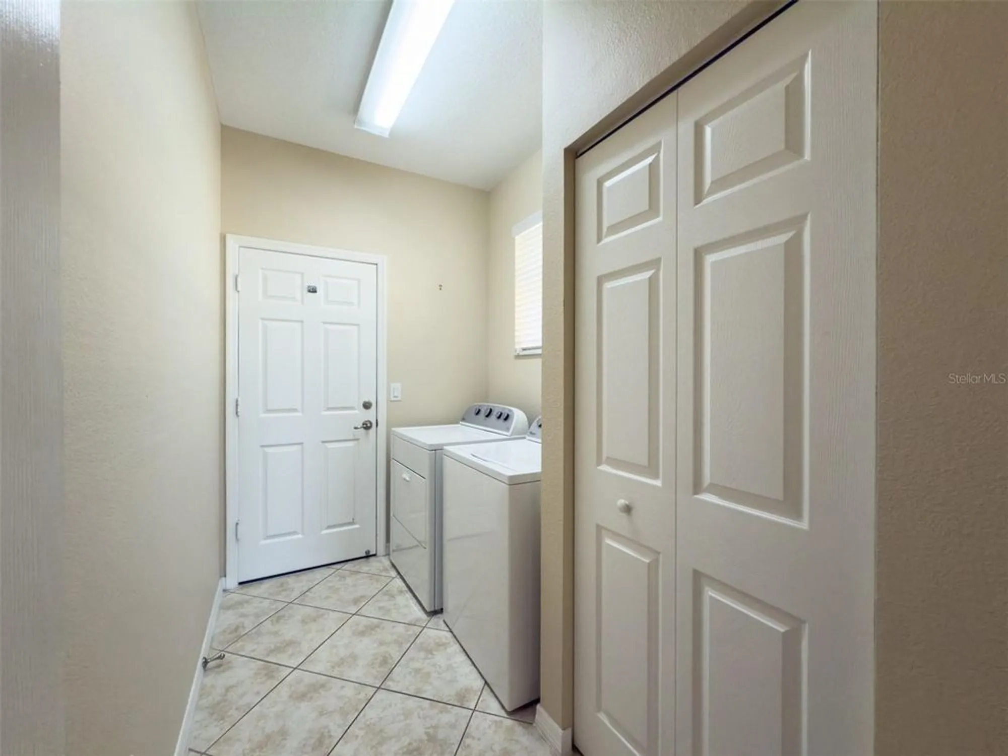 Property Slideshow image 21 of 88 | 16233 amethyst key dr, Wimauma, FL, 33598