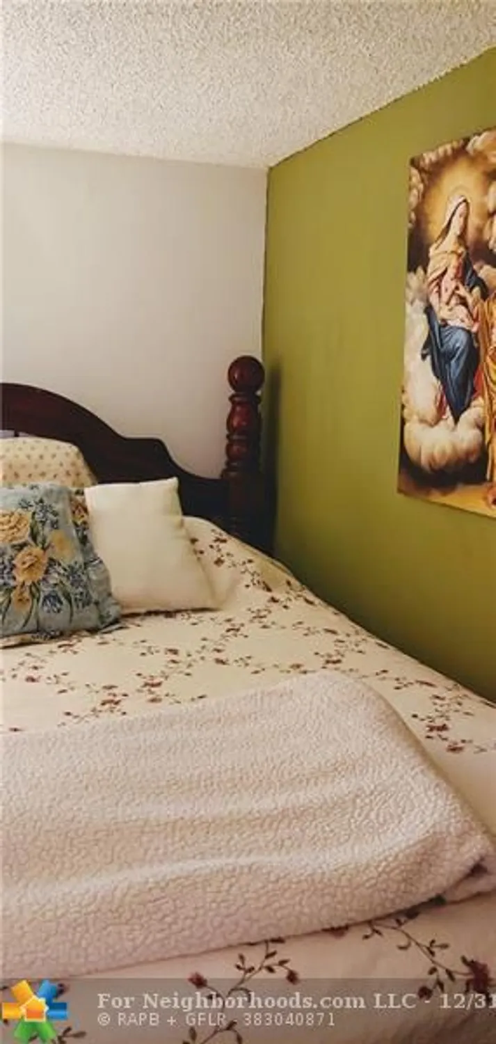 Property Slideshow image 14 of 23 | 2604 nassau bnd apt e1, Coconut Creek, FL, 33066