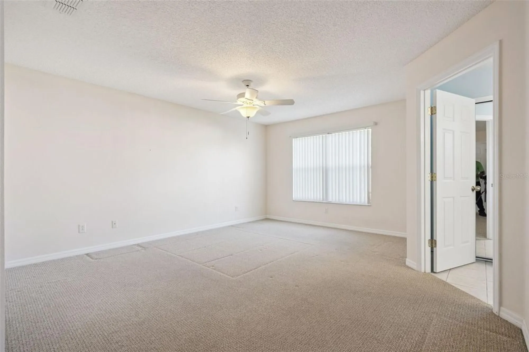 Property Slideshow image 19 of 37 | 24914 cranes roost cir, Leesburg, FL, 34748