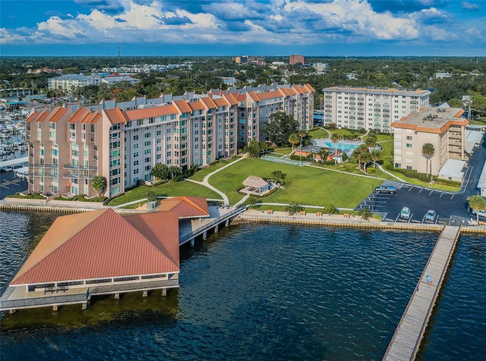 Property Slideshow image 1 of 57 | 634 edgewater dr 644, Dunedin, FL, 34698