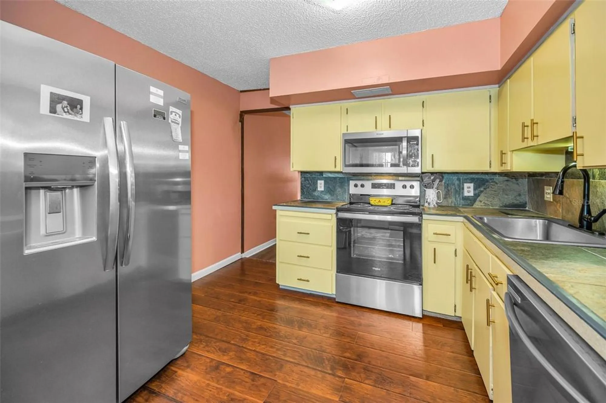Property Slideshow image 13 of 67 | 2402 ecuadorian way 10, Clearwater, FL, 33763