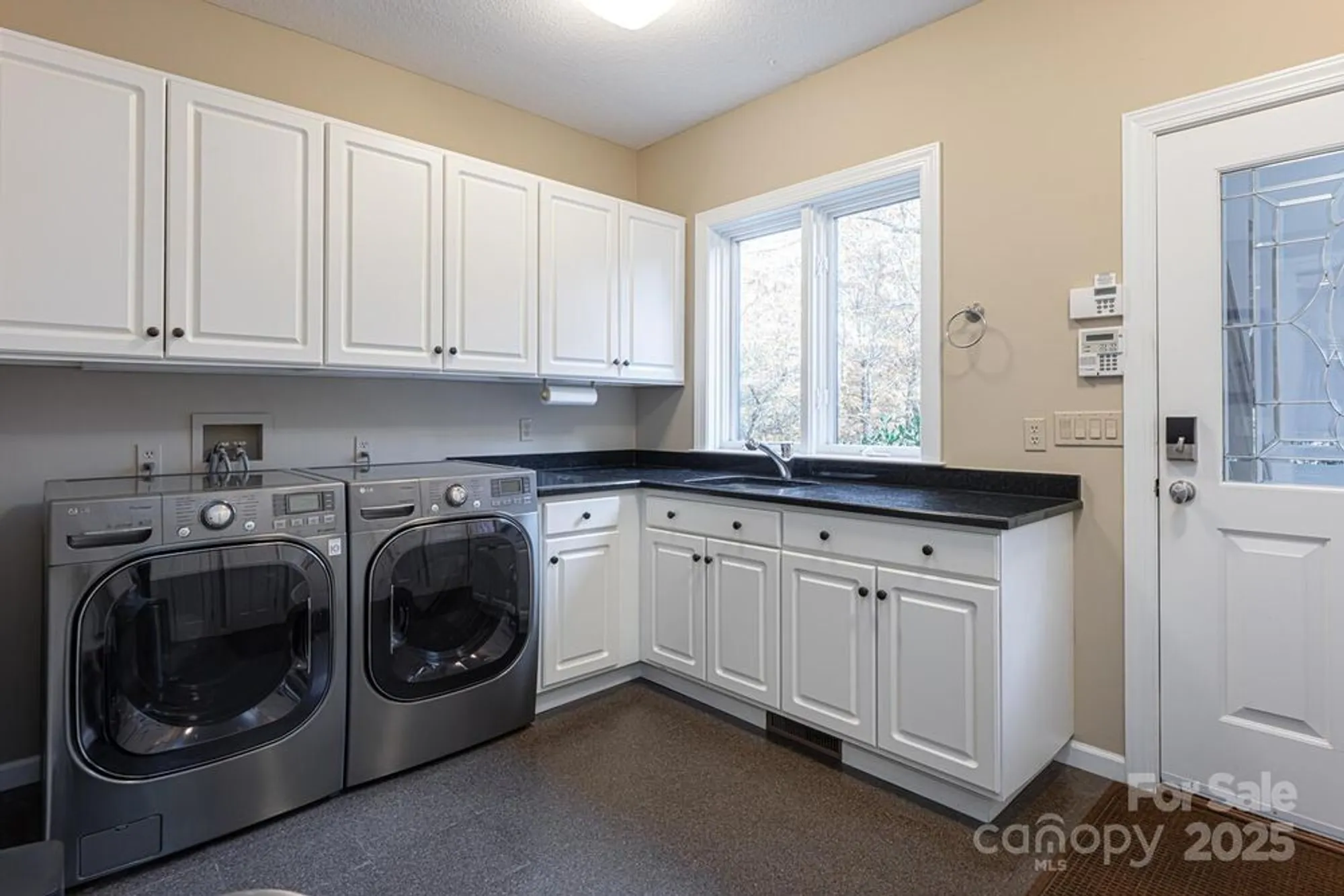 Property Slideshow image 30 of 48 | 106 woodglen ct, Flat Rock, NC, 28731