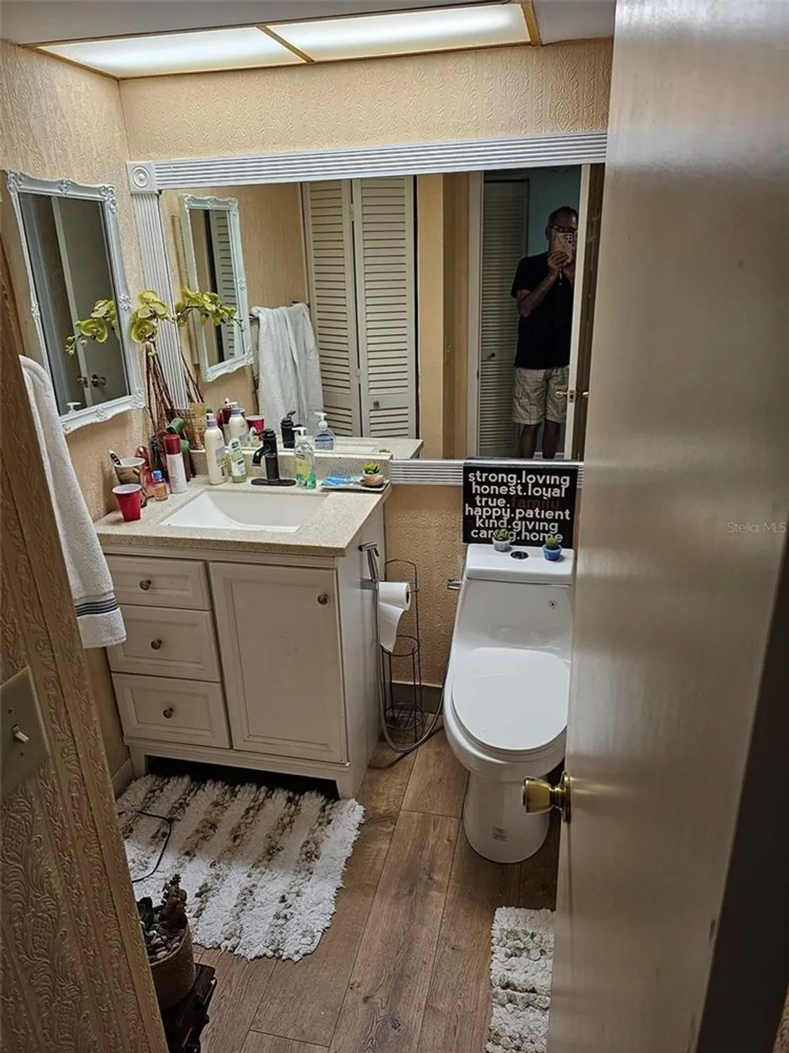 Property Slideshow image 6 of 12 | 4775 cove cir apt 705, Saint Petersburg, FL, 33708