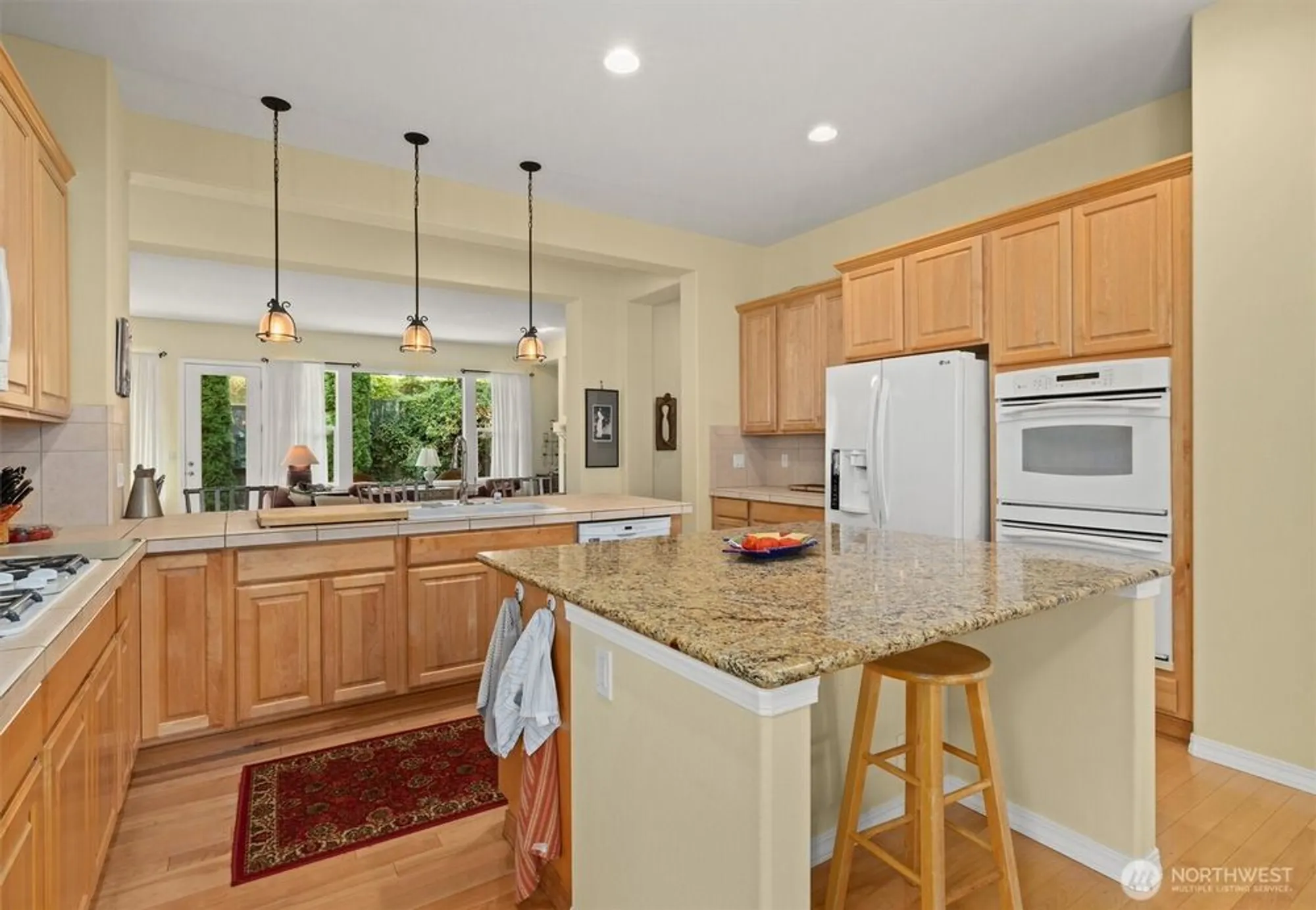 Property Slideshow image 15 of 38 | 23263 ne 126th st, Redmond, WA, 98053
