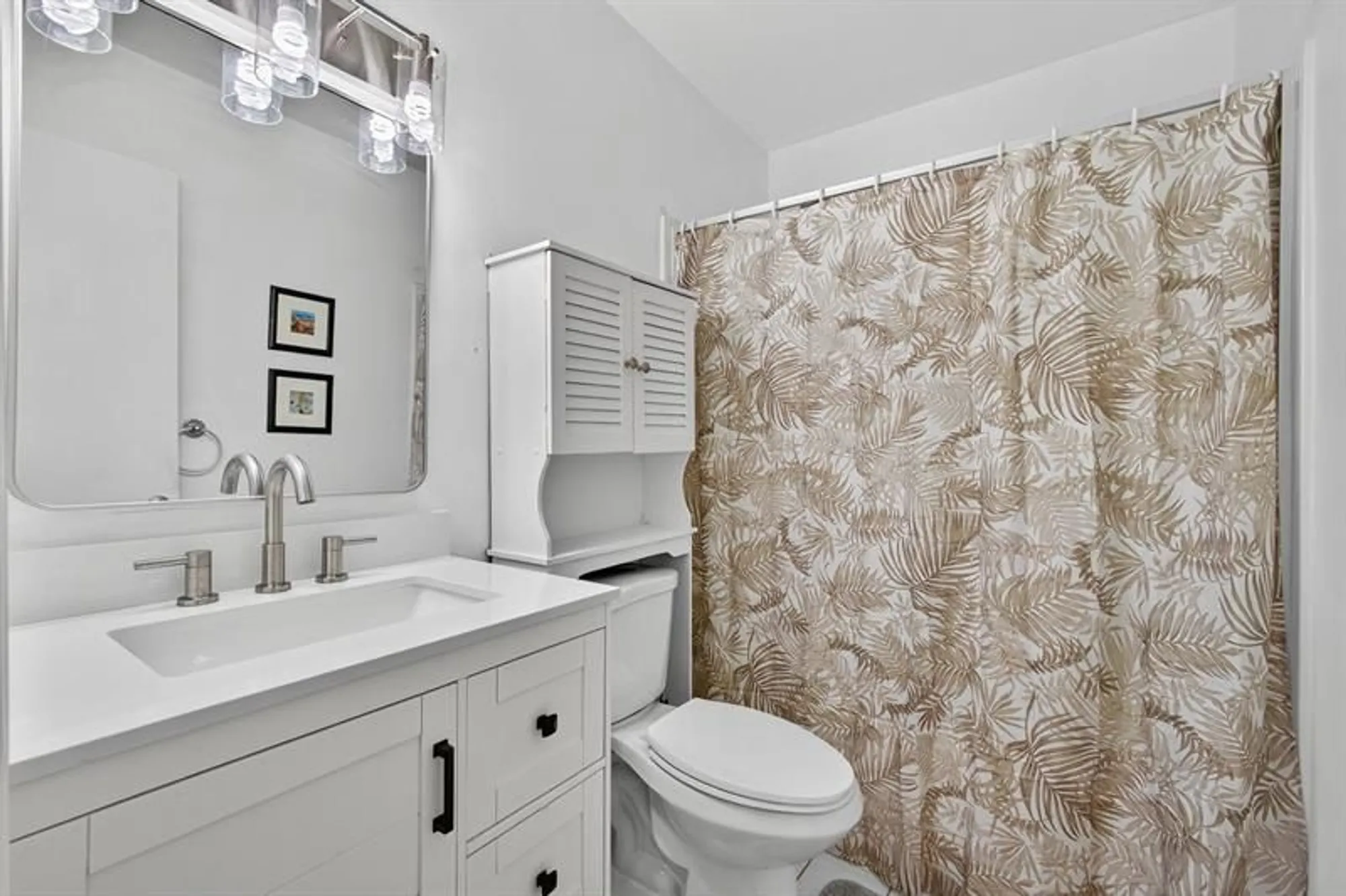 Property Slideshow image 16 of 30 | 224 lake constance dr # 224, West Palm Beach, FL, 33411