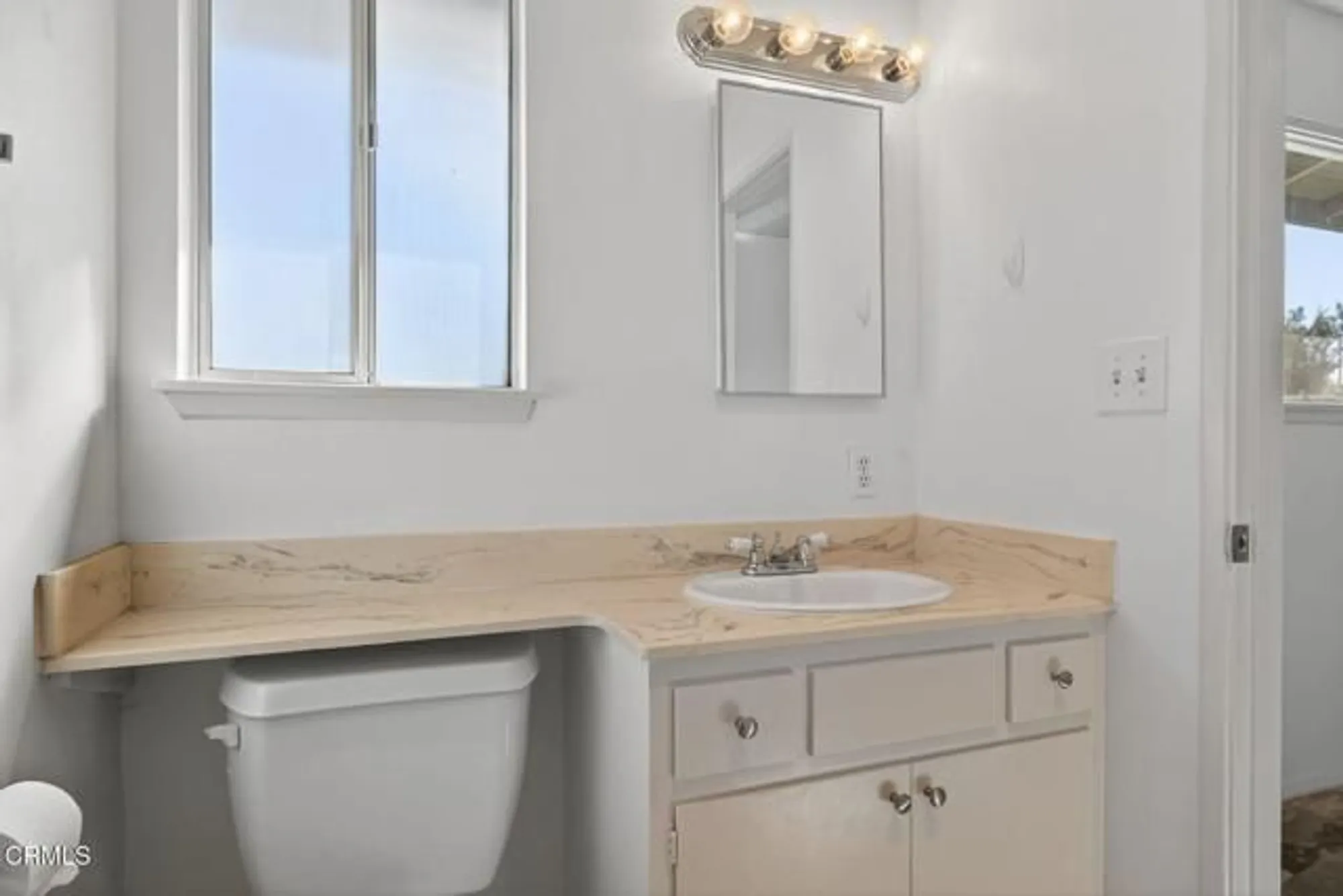 Property Slideshow image 31 of 51 | 151 w bay blvd, Port Hueneme, CA, 93041