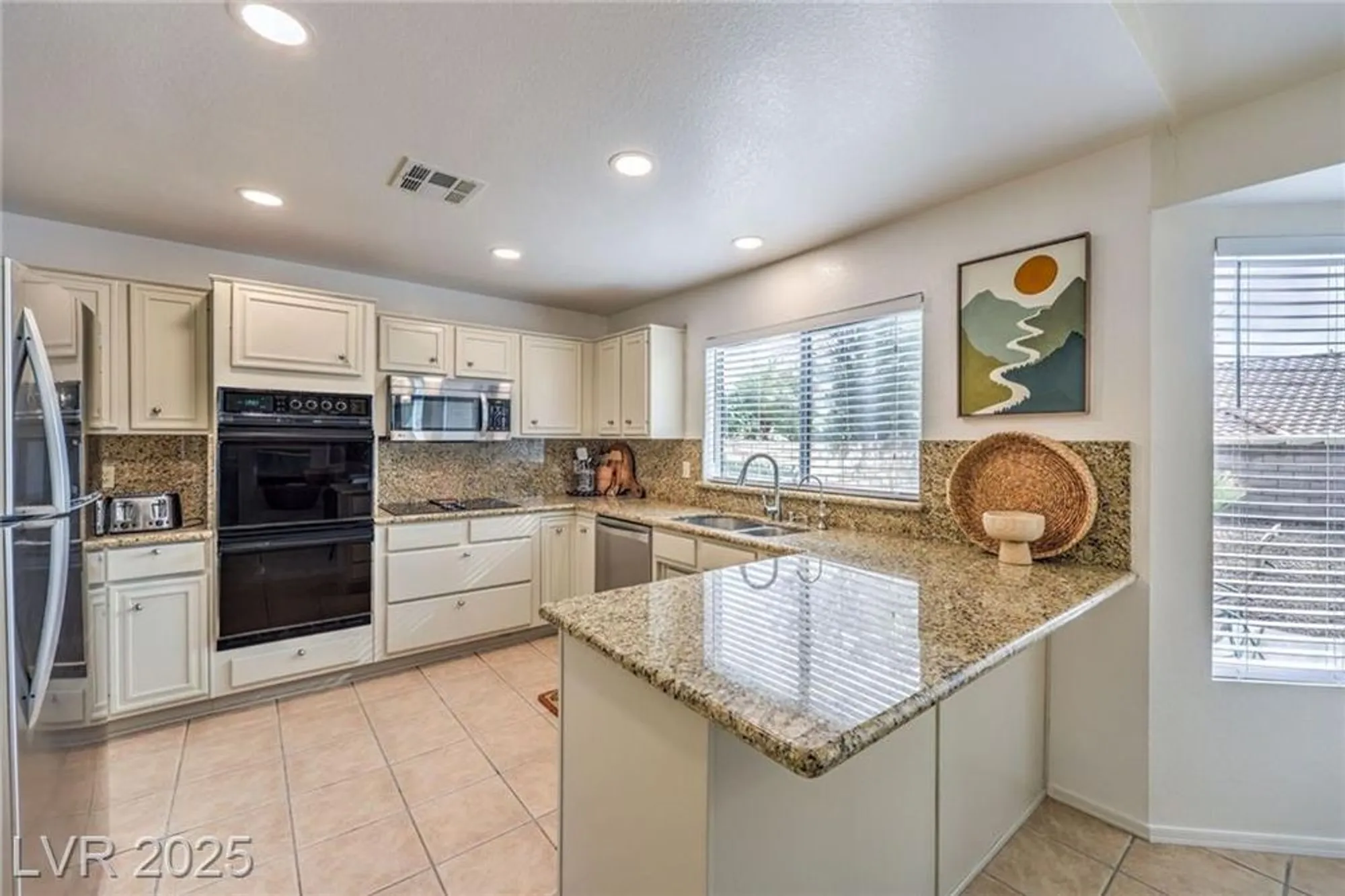 Property Slideshow image 15 of 53 | 3000 linkview dr, Las Vegas, NV, 89134