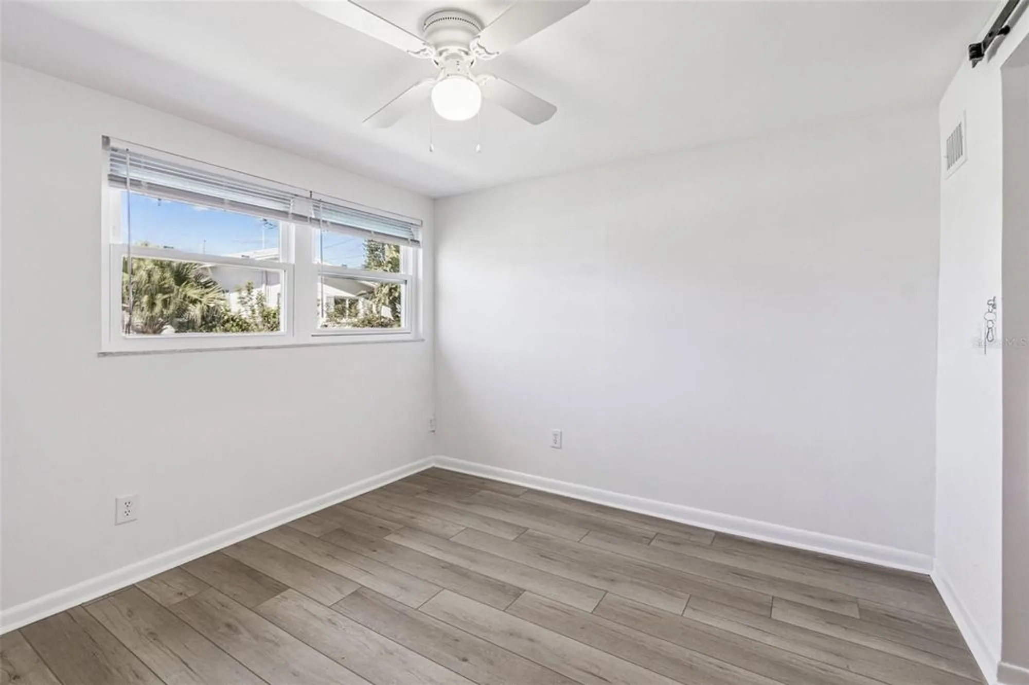 Property Slideshow image 15 of 42 | 9500 mainlands blvd w # 1-a, Pinellas Park, FL, 33782