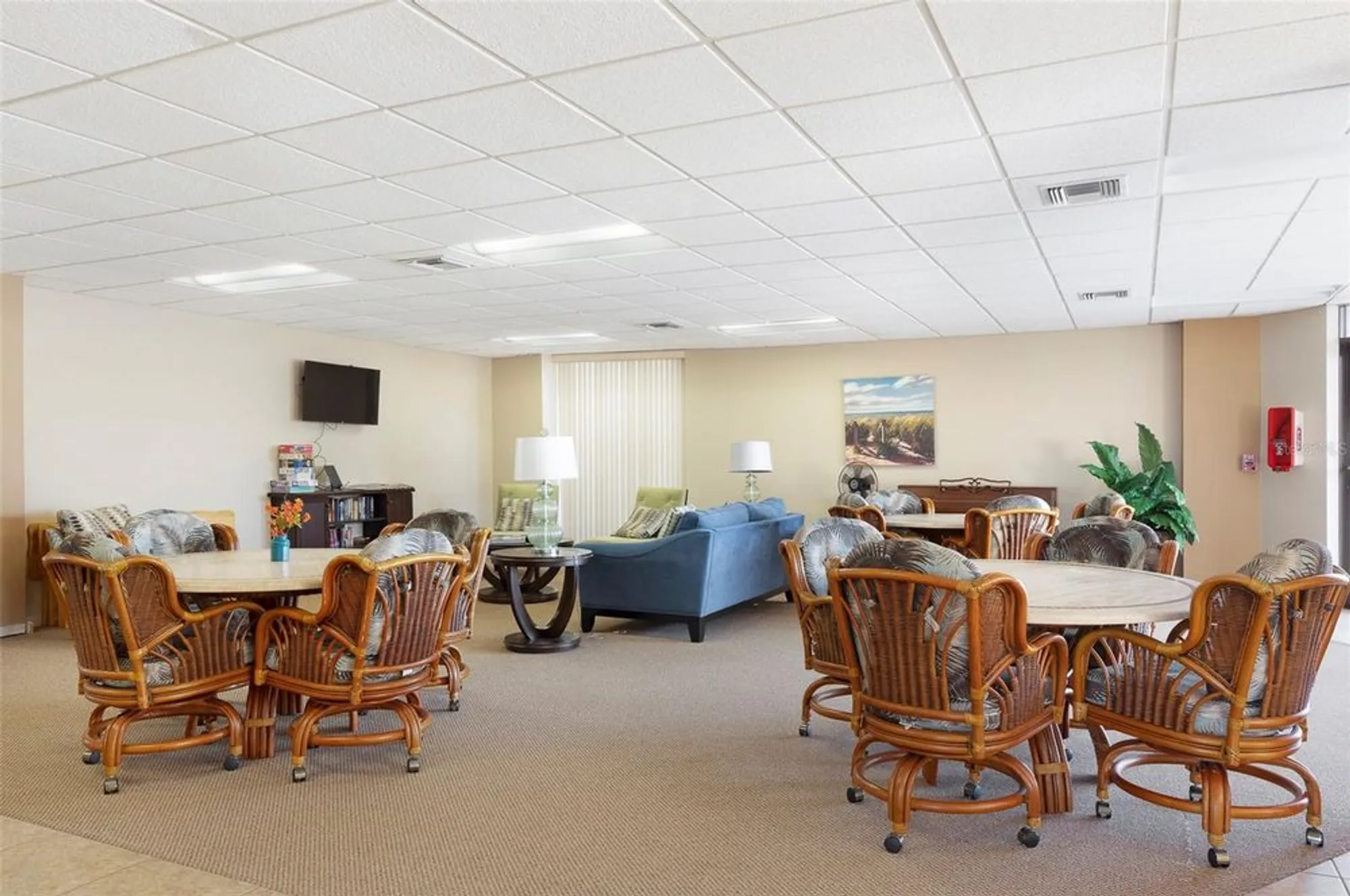 Property Slideshow image 17 of 27 | 6104 palma del mar blvd s apt 405, Saint Petersburg, FL, 33715