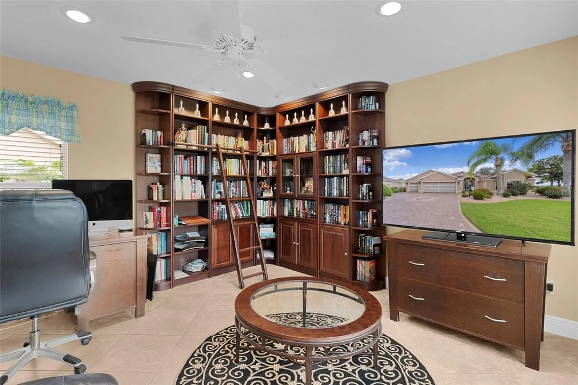 Property Slideshow image 31 of 63 | 859 chapman loop, The Villages, FL, 32162