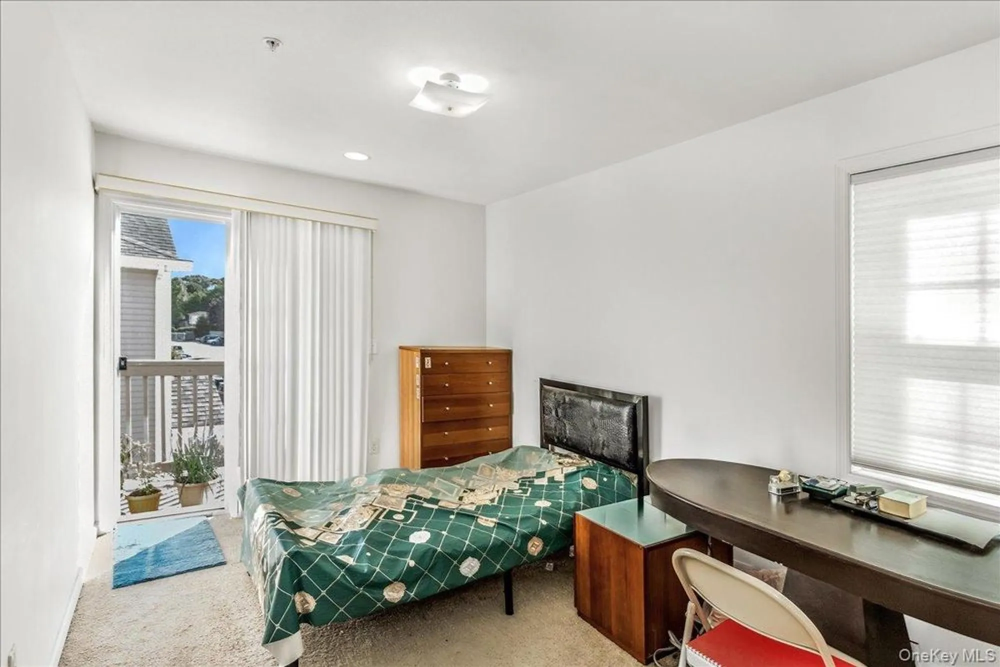 Property Slideshow image 12 of 20 | 802 willow ln uppr level, Valley Stream, NY, 11580