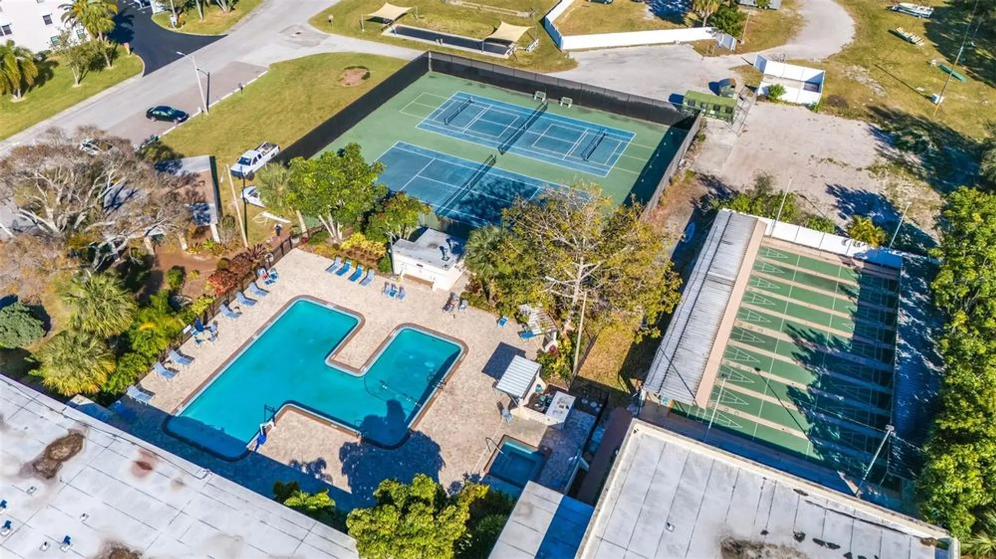 Property Slideshow image 34 of 44 | 5521 80th st n unit 310, St Petersburg, FL, 33709