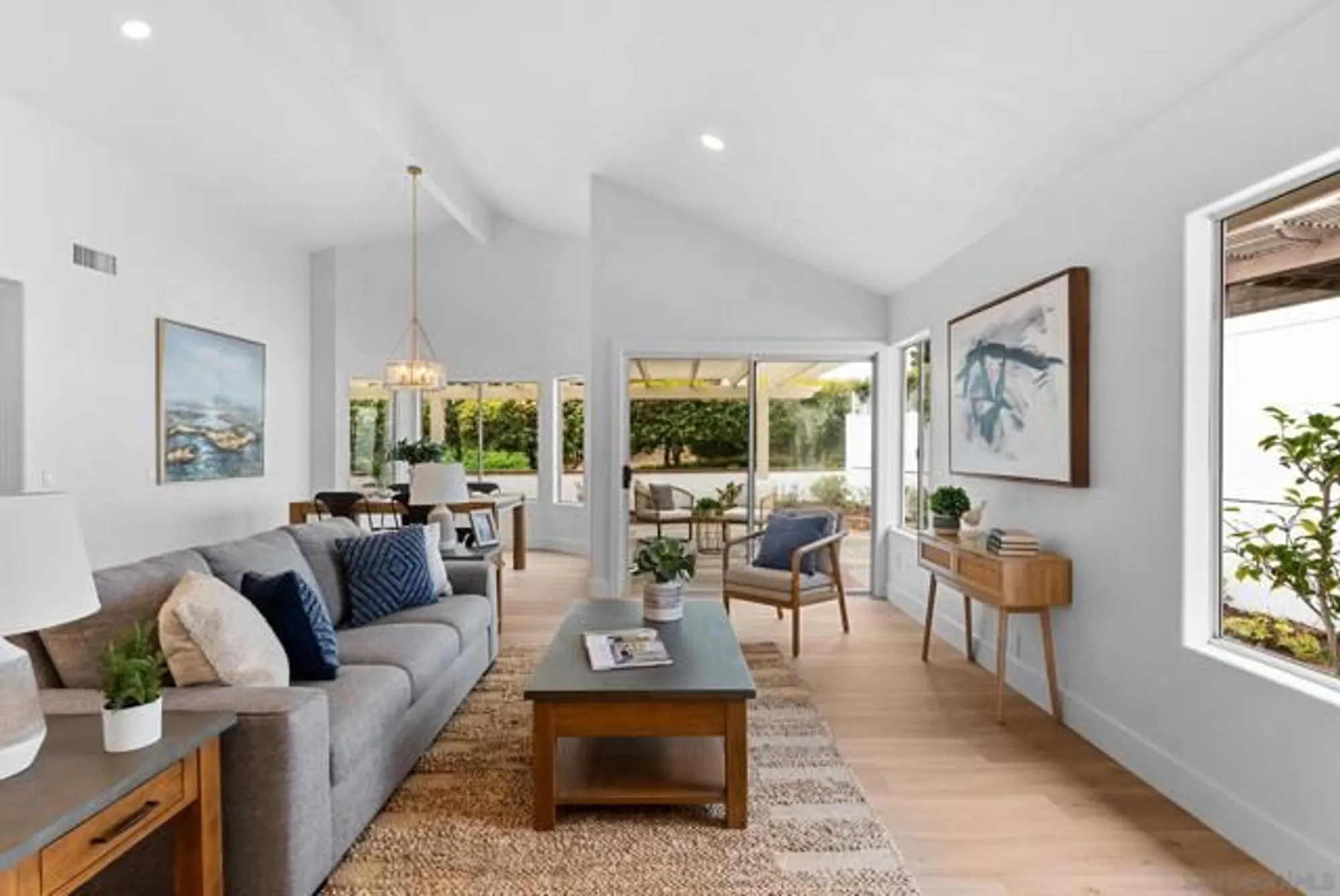 Property Slideshow image 5 of 24 | 4695 adra way, Oceanside, CA, 92056