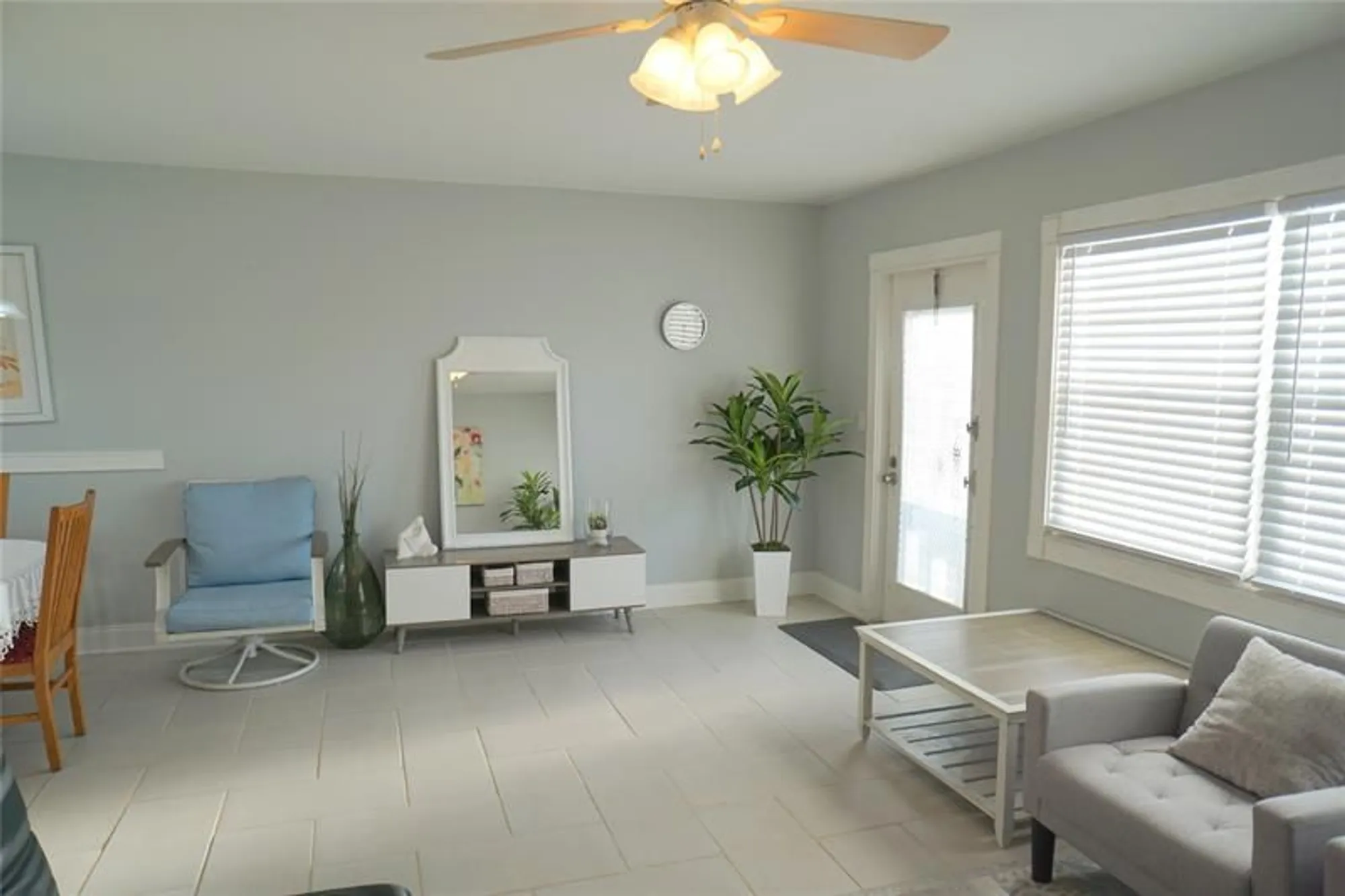 Property Slideshow image 4 of 38 | 4029 newport h # 4029, Deerfield Beach, FL, 33442