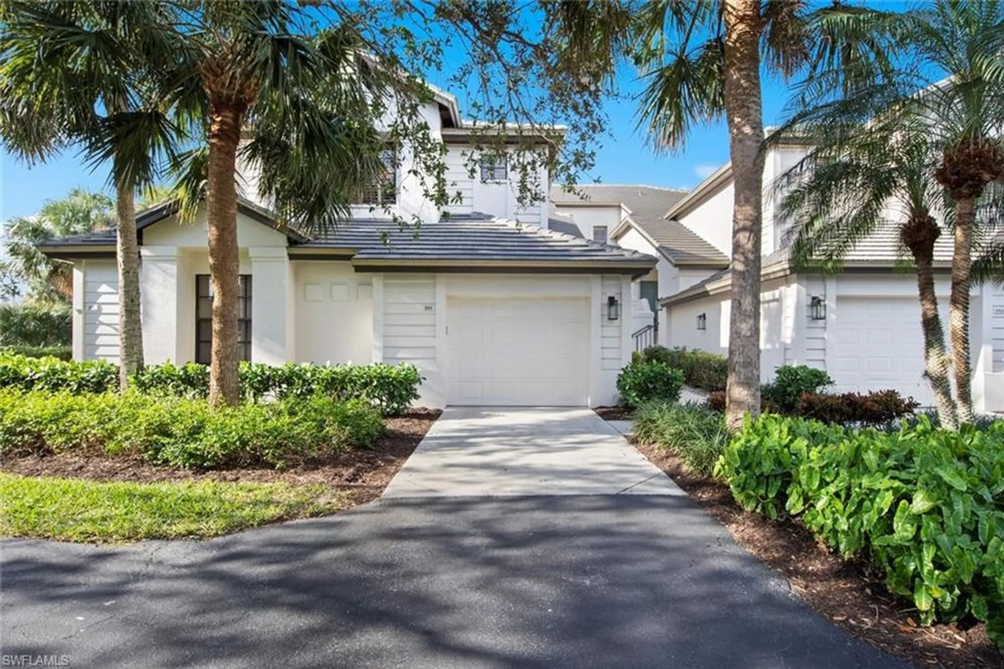 Property Slideshow image 36 of 40 | 27031 oakwood lake dr 201, Bonita Springs, FL, 34134