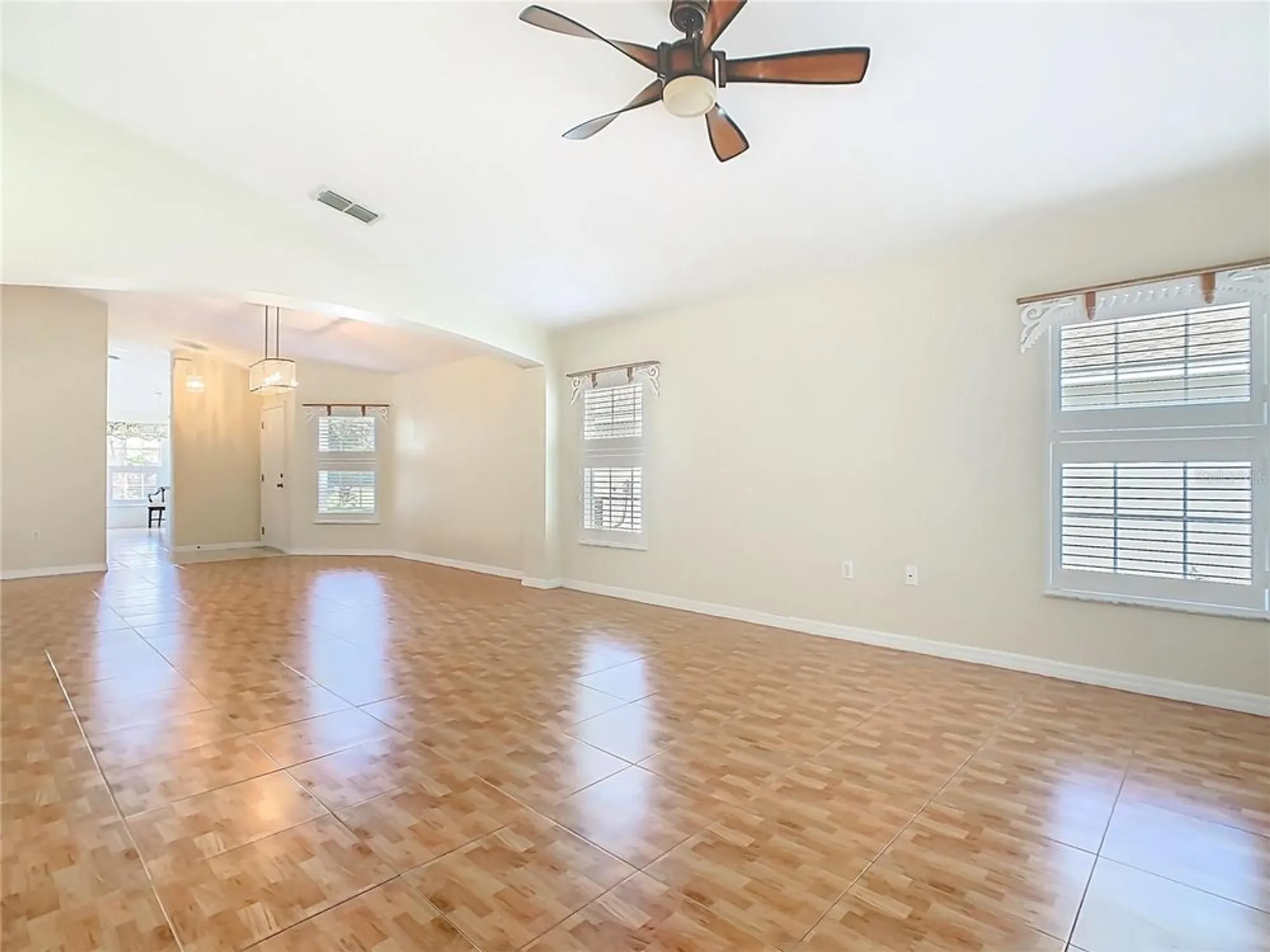 Property Slideshow image 7 of 49 | 205 bell tower xing, Poinciana, FL, 34759