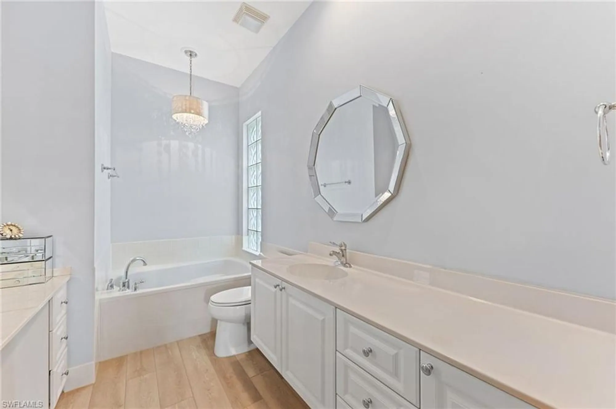 Property Slideshow image 17 of 32 | 7042 toscana ct, Naples, FL, 34114