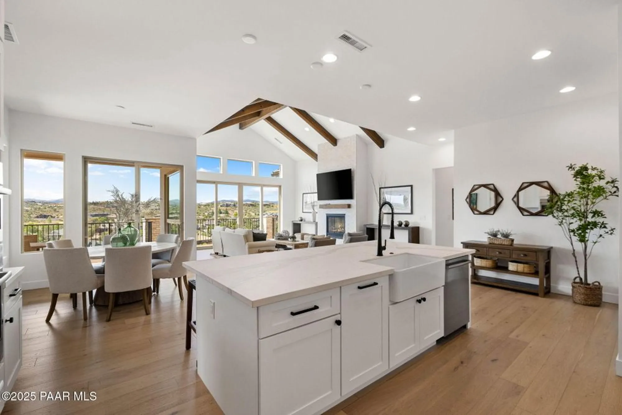 Property Slideshow image 14 of 49 | 1109 s lakeview dr, Prescott, AZ, 86301